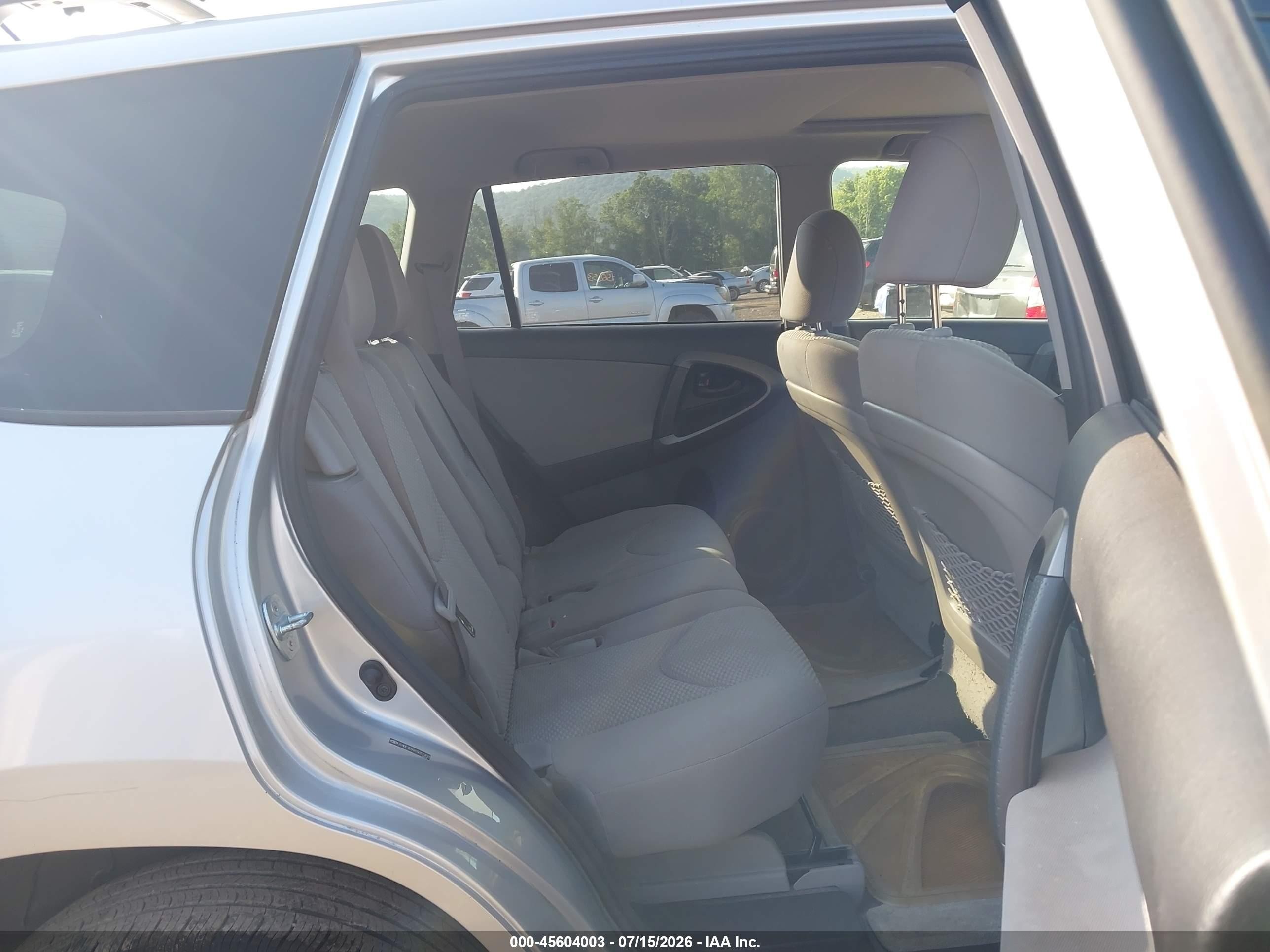 2012 Toyota Rav4 Silver vin: JTMBF4DV6C5051403