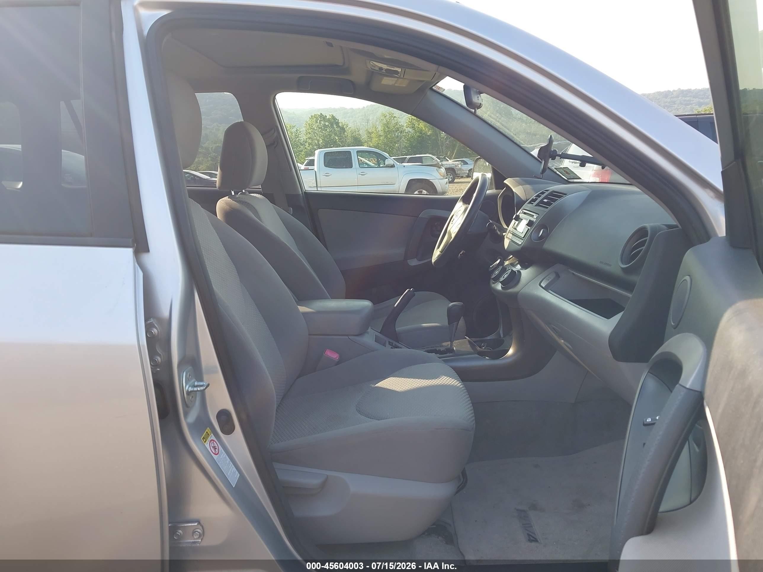 2012 Toyota Rav4 Silver vin: JTMBF4DV6C5051403