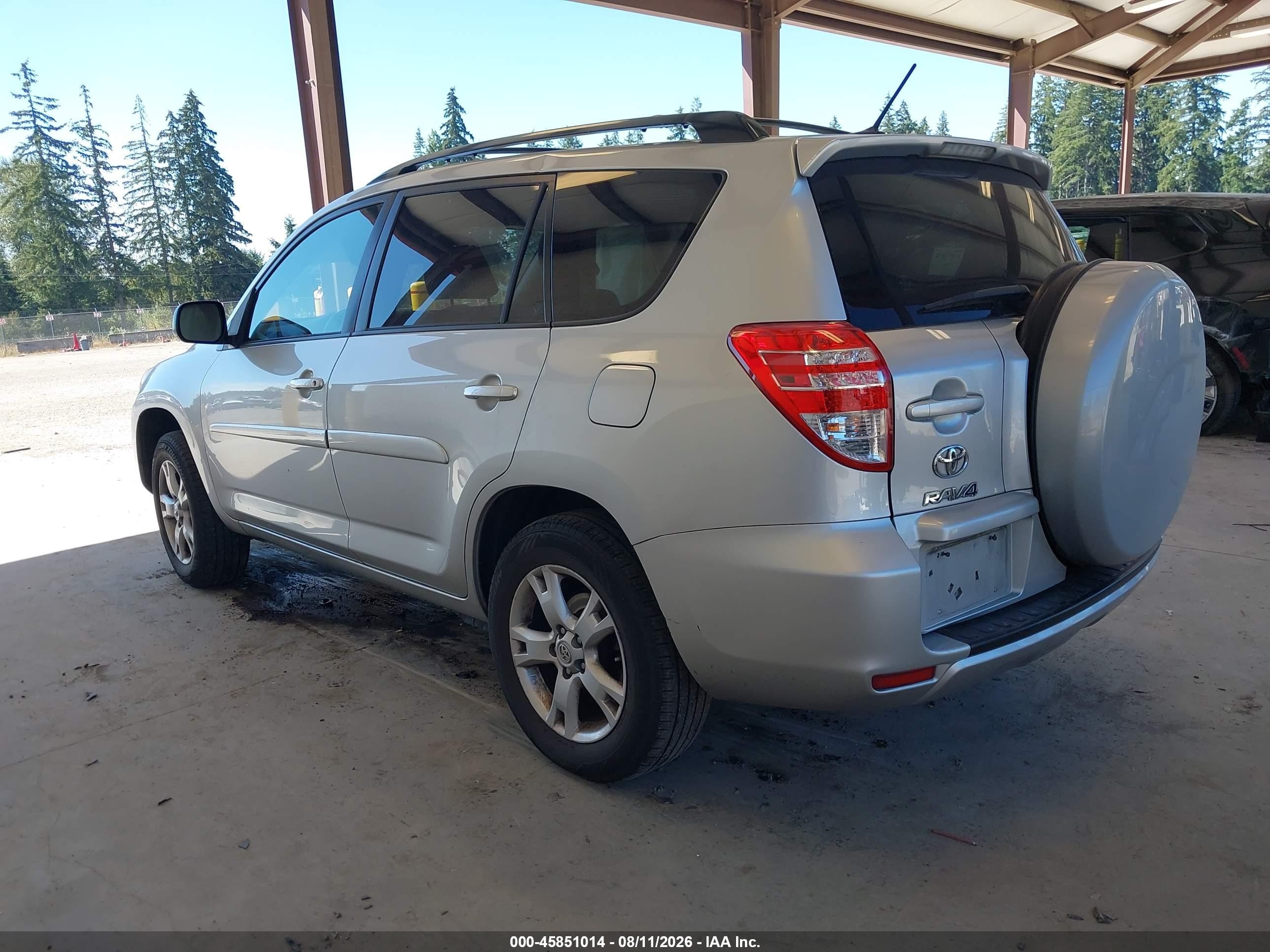2011 Toyota Rav4   Silver vin: JTMBF4DV7B5039811