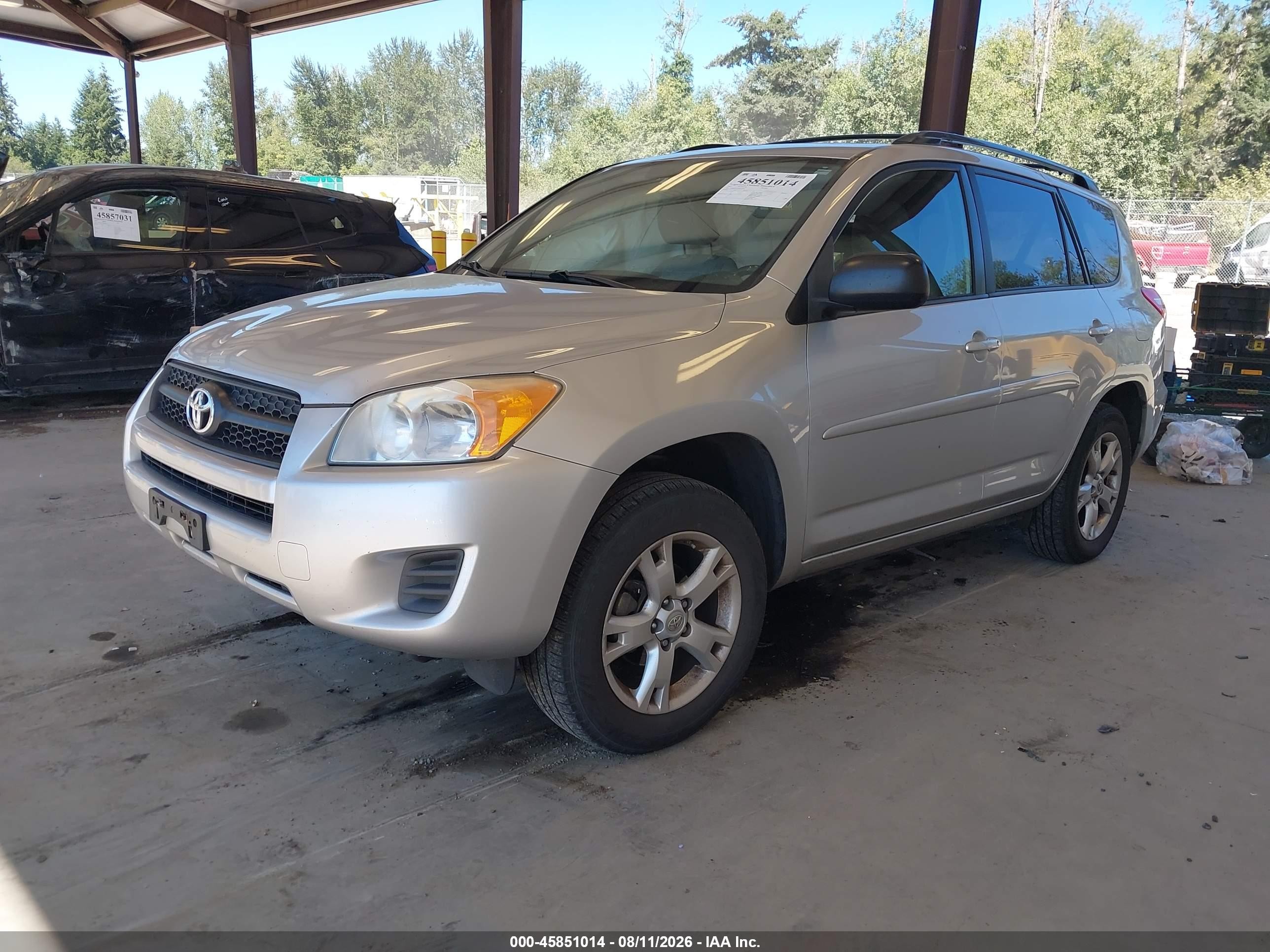2011 Toyota Rav4   Silver vin: JTMBF4DV7B5039811