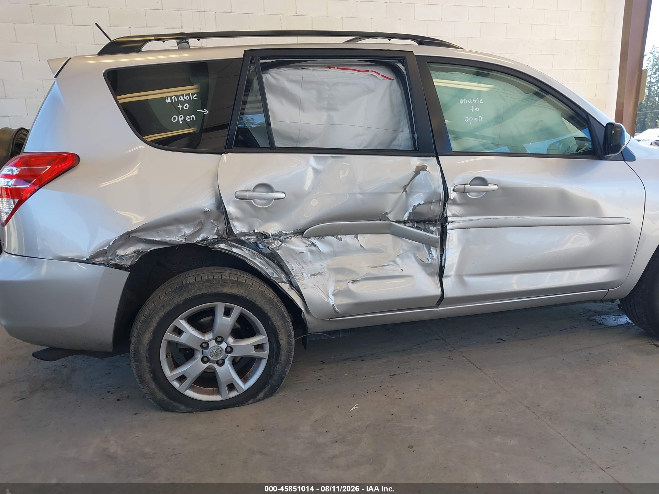 2011 Toyota Rav4   Silver vin: JTMBF4DV7B5039811