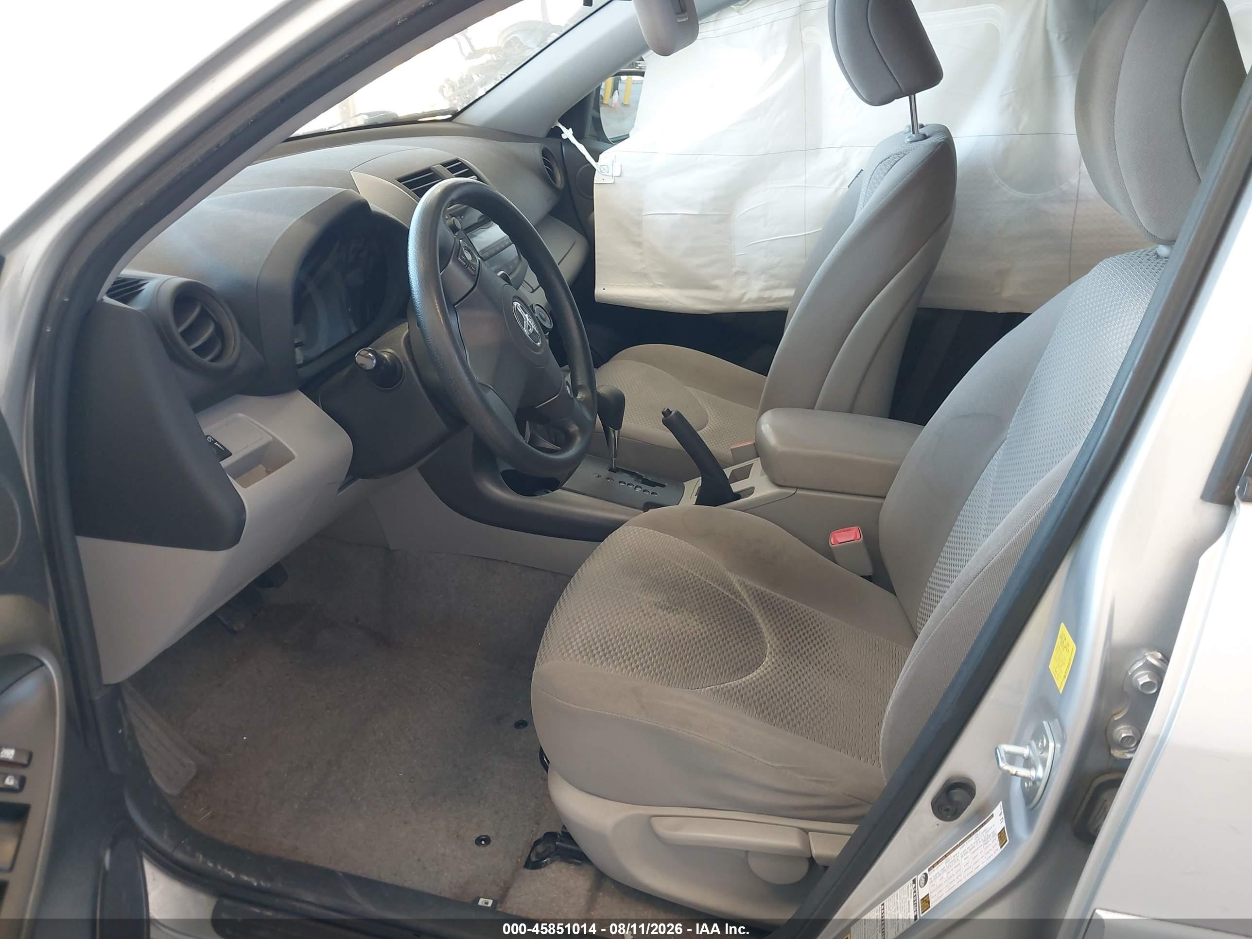 2011 Toyota Rav4   Silver vin: JTMBF4DV7B5039811