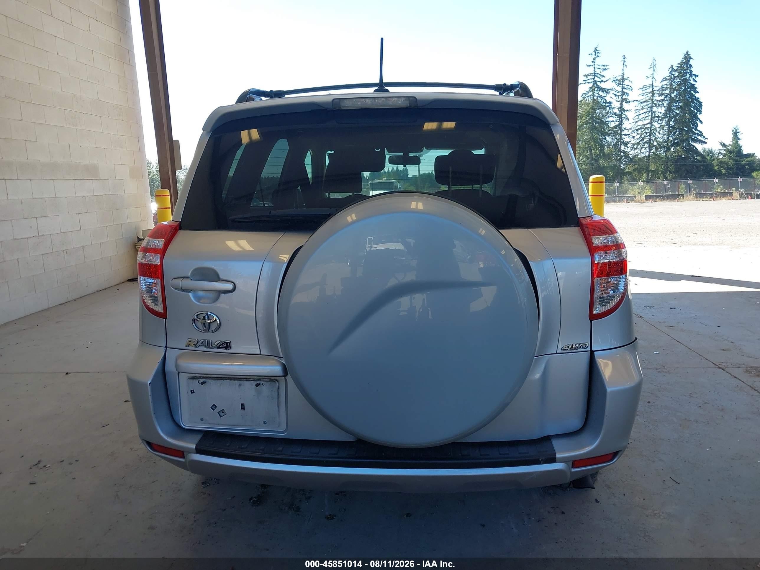 2011 Toyota Rav4   Silver vin: JTMBF4DV7B5039811