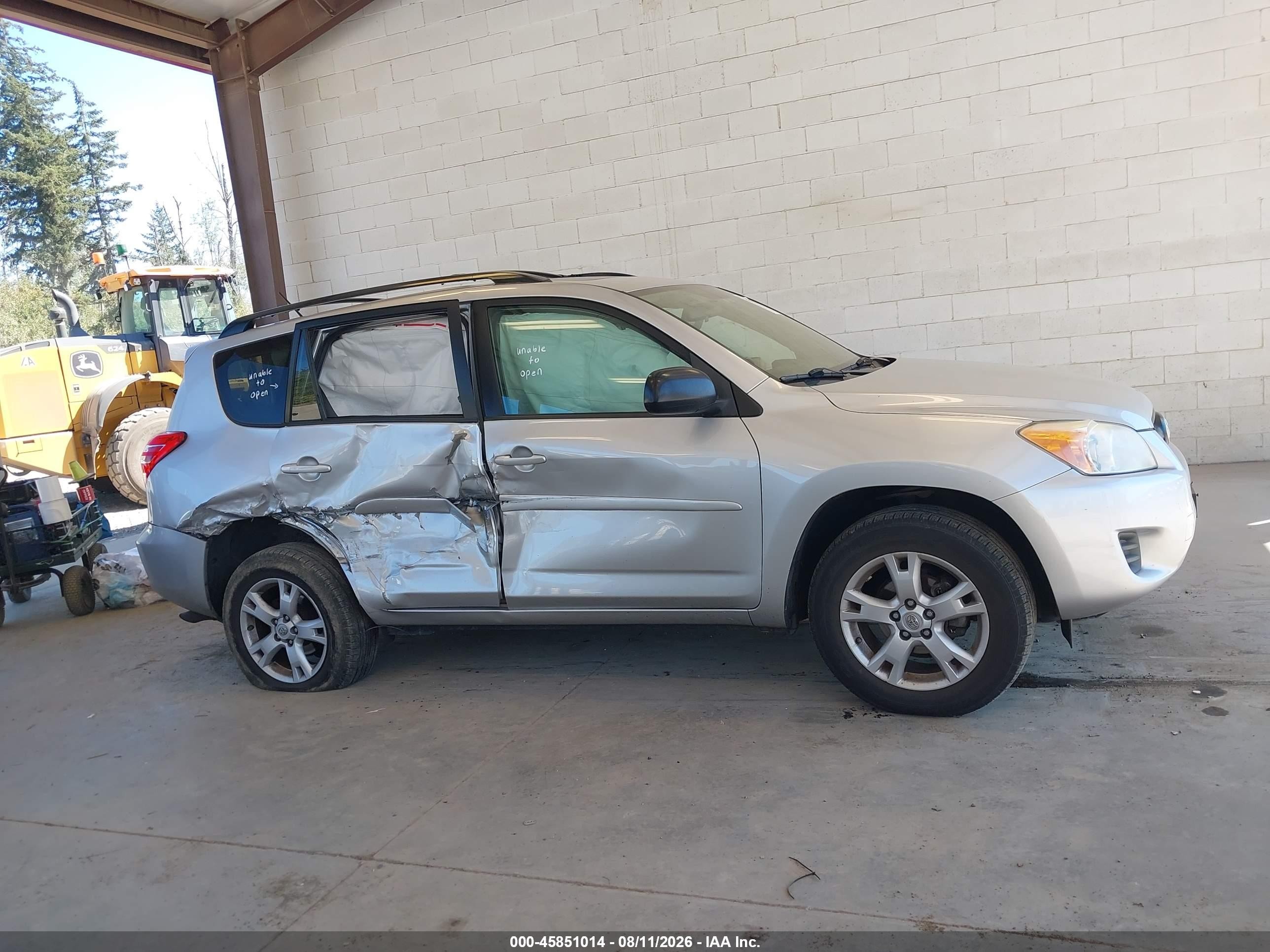 2011 Toyota Rav4   Silver vin: JTMBF4DV7B5039811
