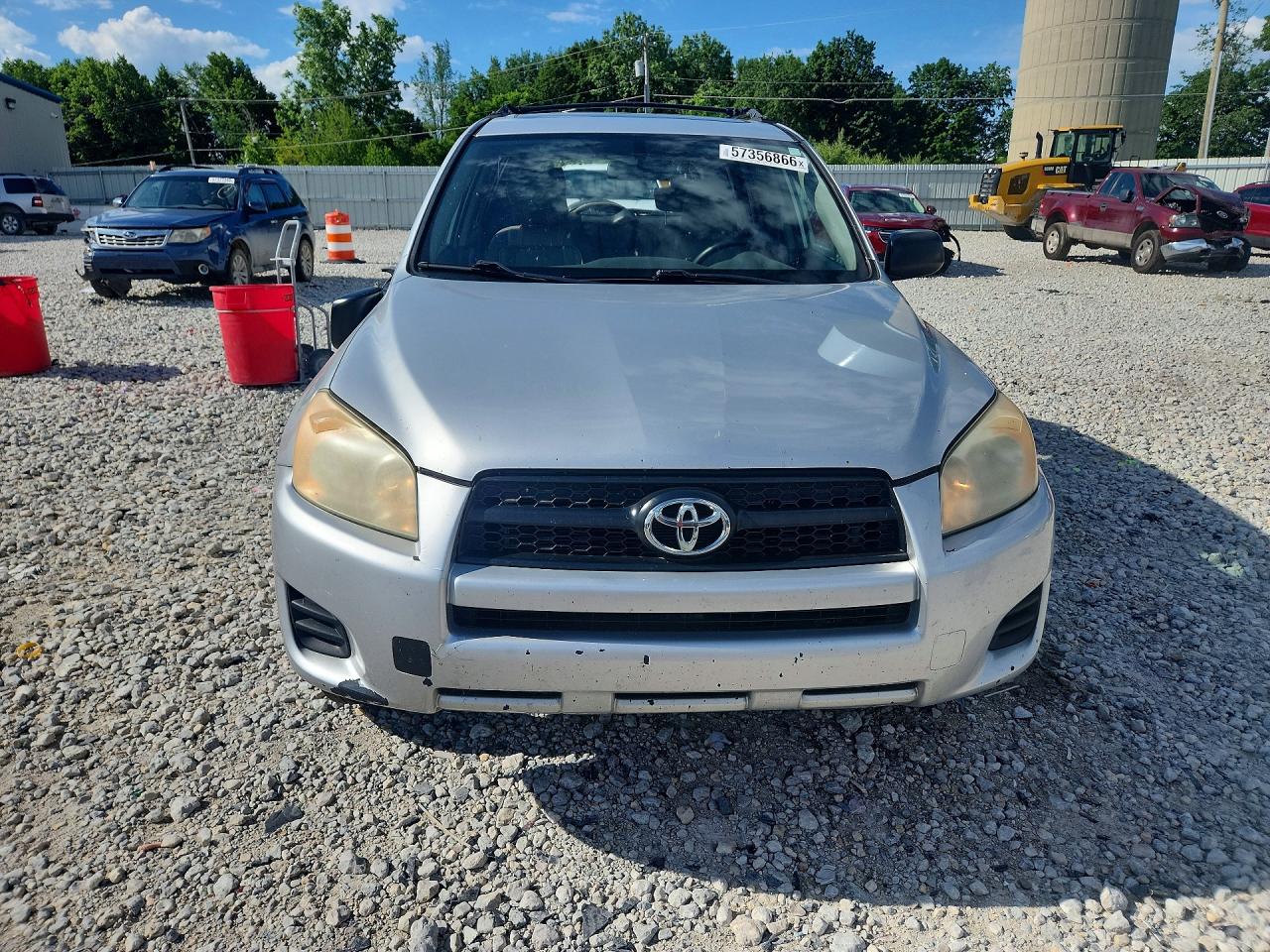 2011 Toyota Rav4 Base Silver vin: JTMBF4DV7B5046175