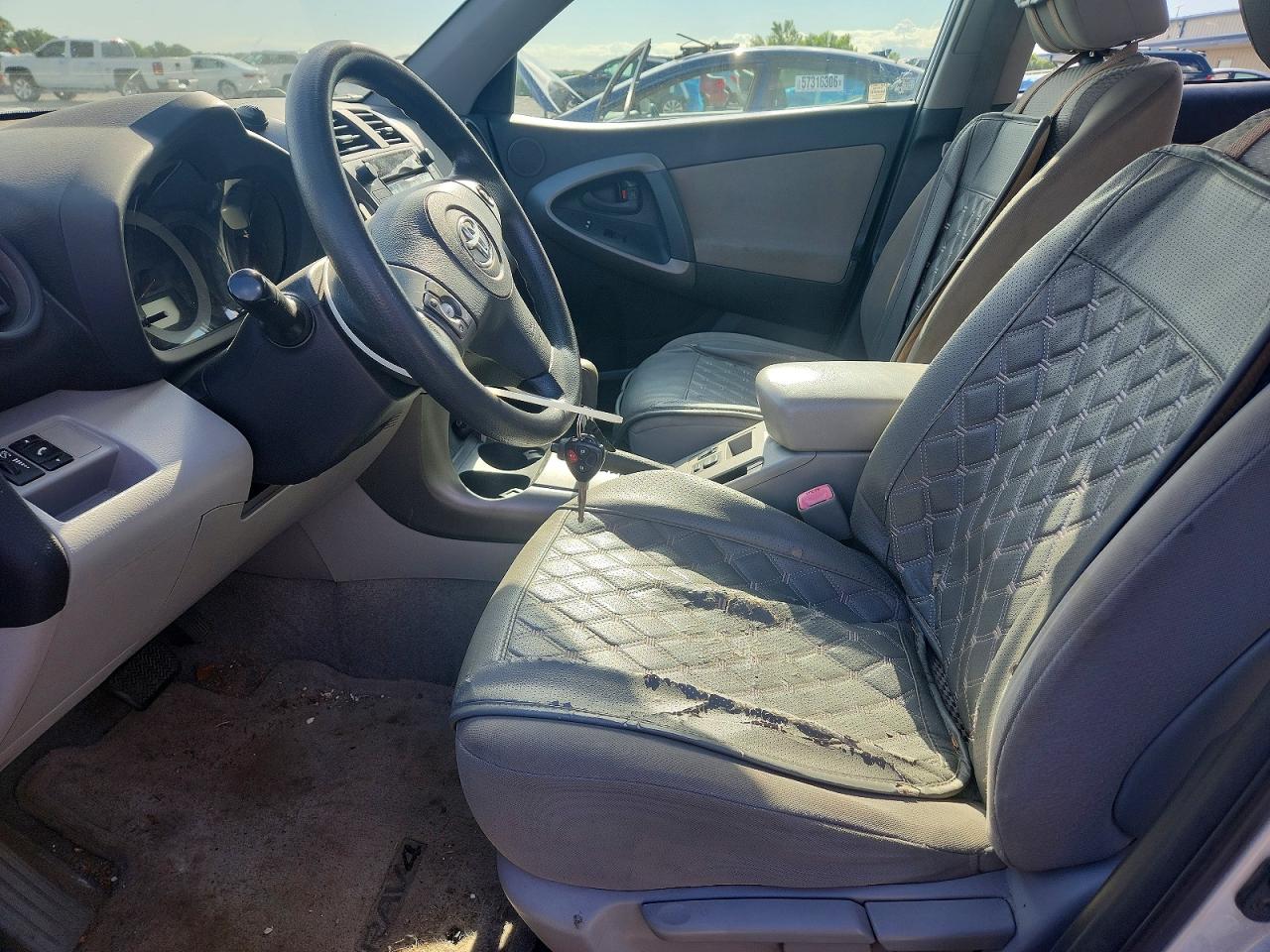 2011 Toyota Rav4 Base Silver vin: JTMBF4DV7B5046175