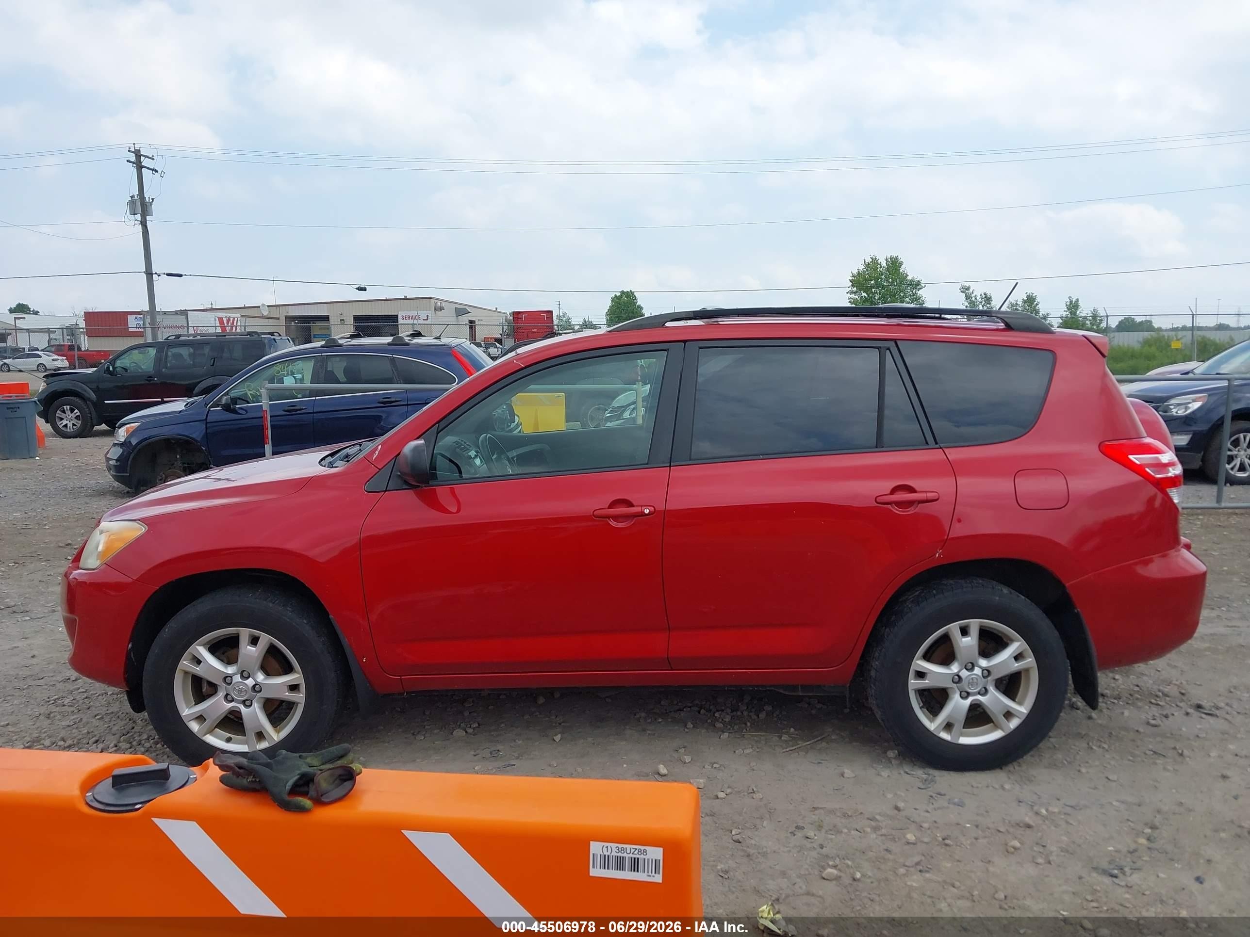 2011 Toyota Rav4   Red vin: JTMBF4DV7B5047357