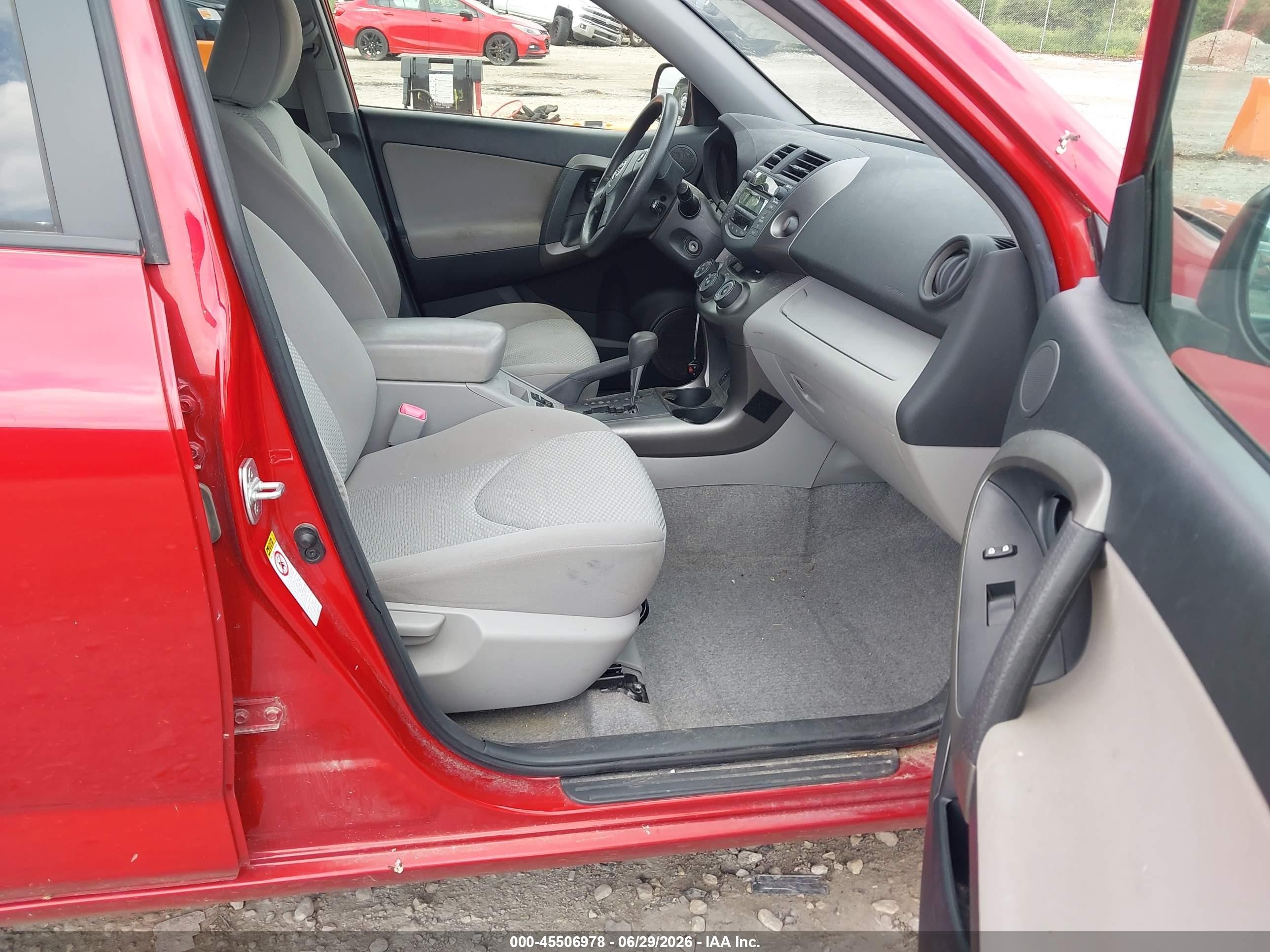2011 Toyota Rav4   Red vin: JTMBF4DV7B5047357