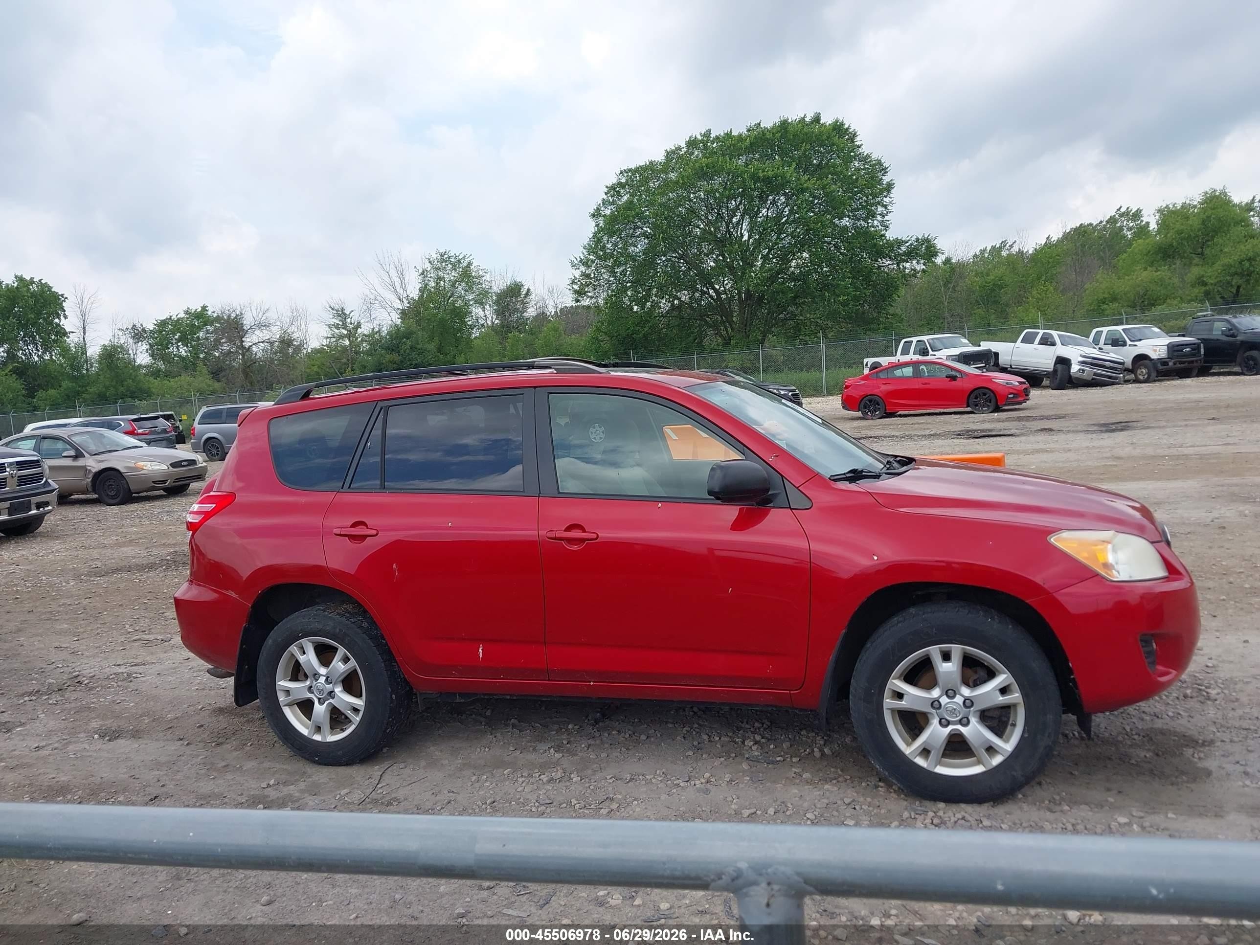 2011 Toyota Rav4   Red vin: JTMBF4DV7B5047357
