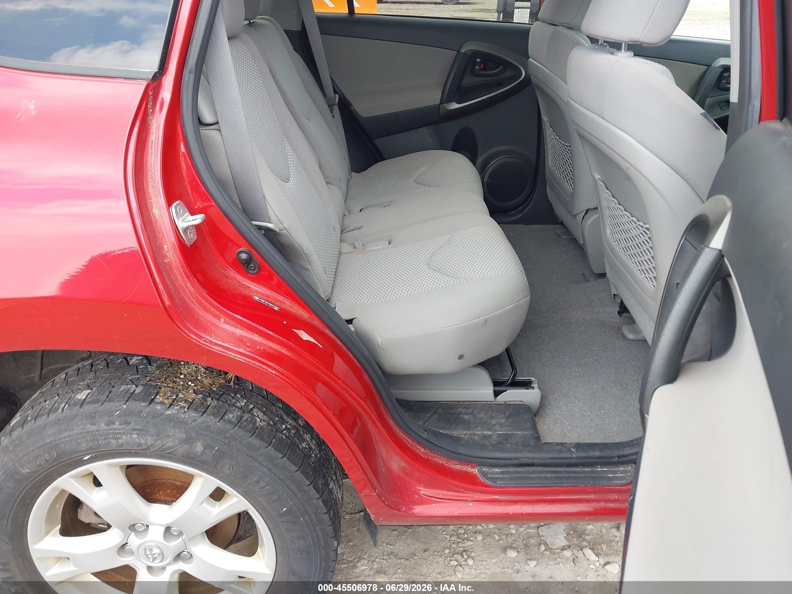 2011 Toyota Rav4   Red vin: JTMBF4DV7B5047357