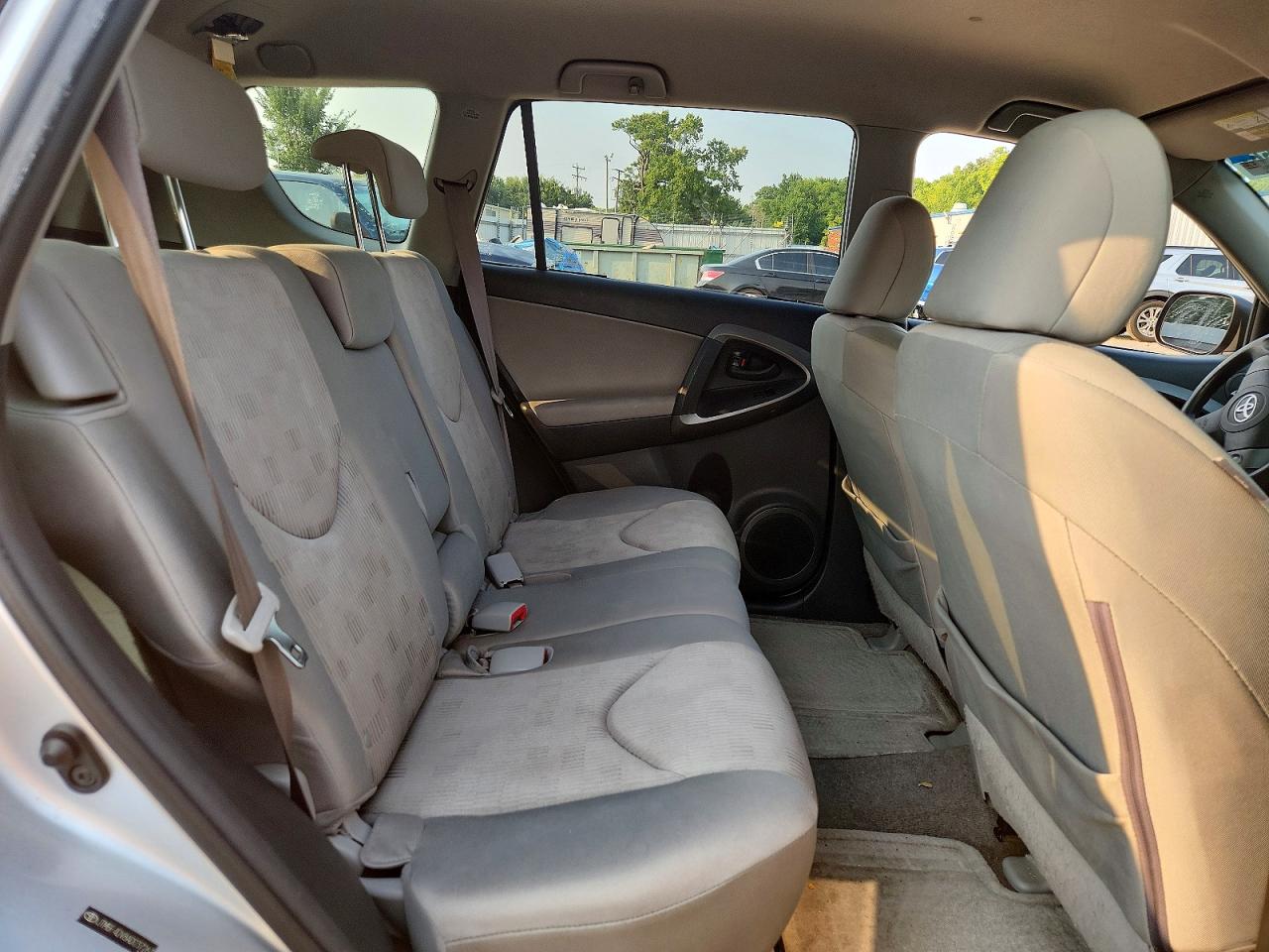 2010 Toyota Rav4 Base Silver vin: JTMBF4DV8AD037263