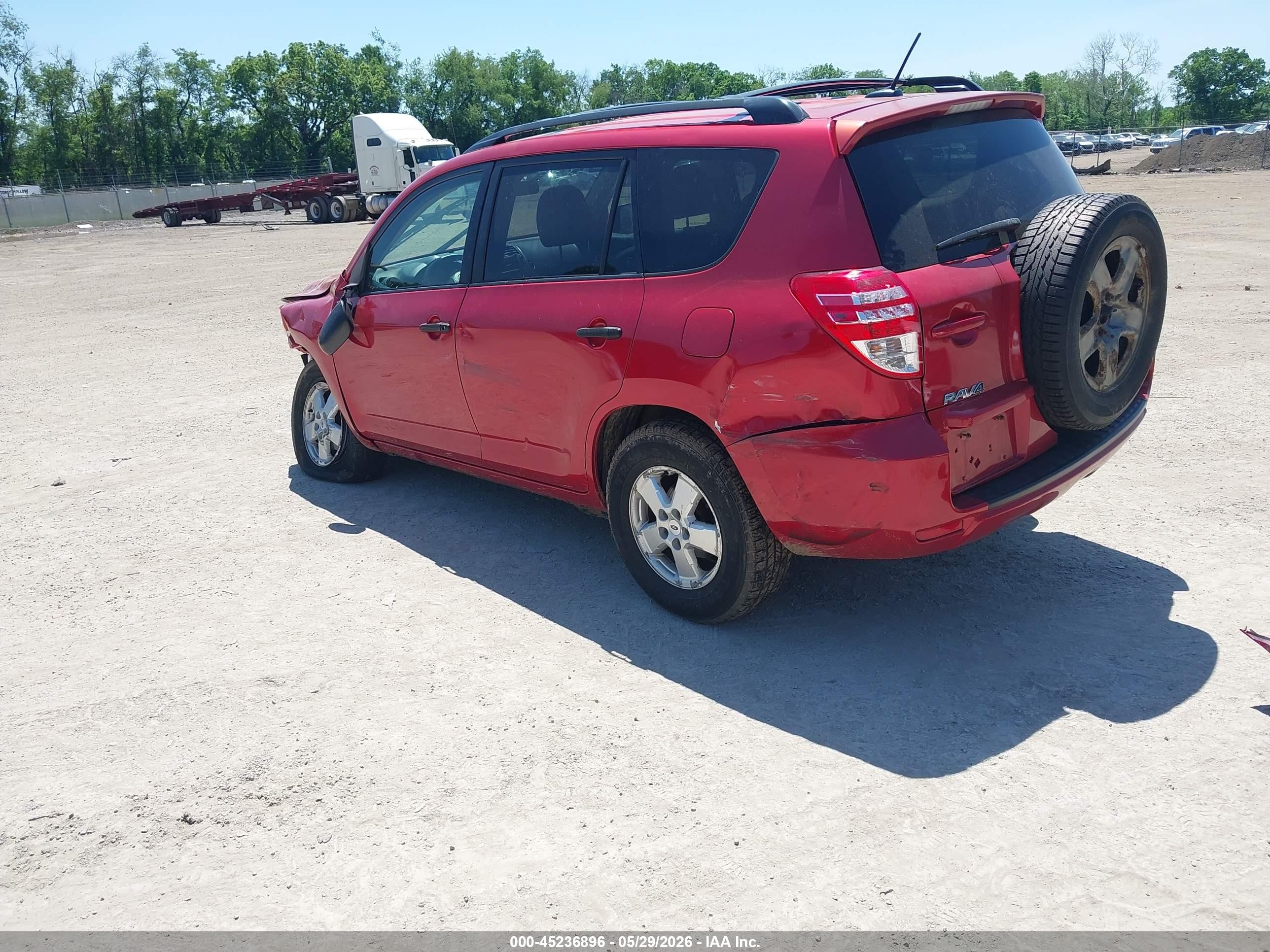 2011 Toyota Rav4   Красный vin: JTMBF4DV8B5049148