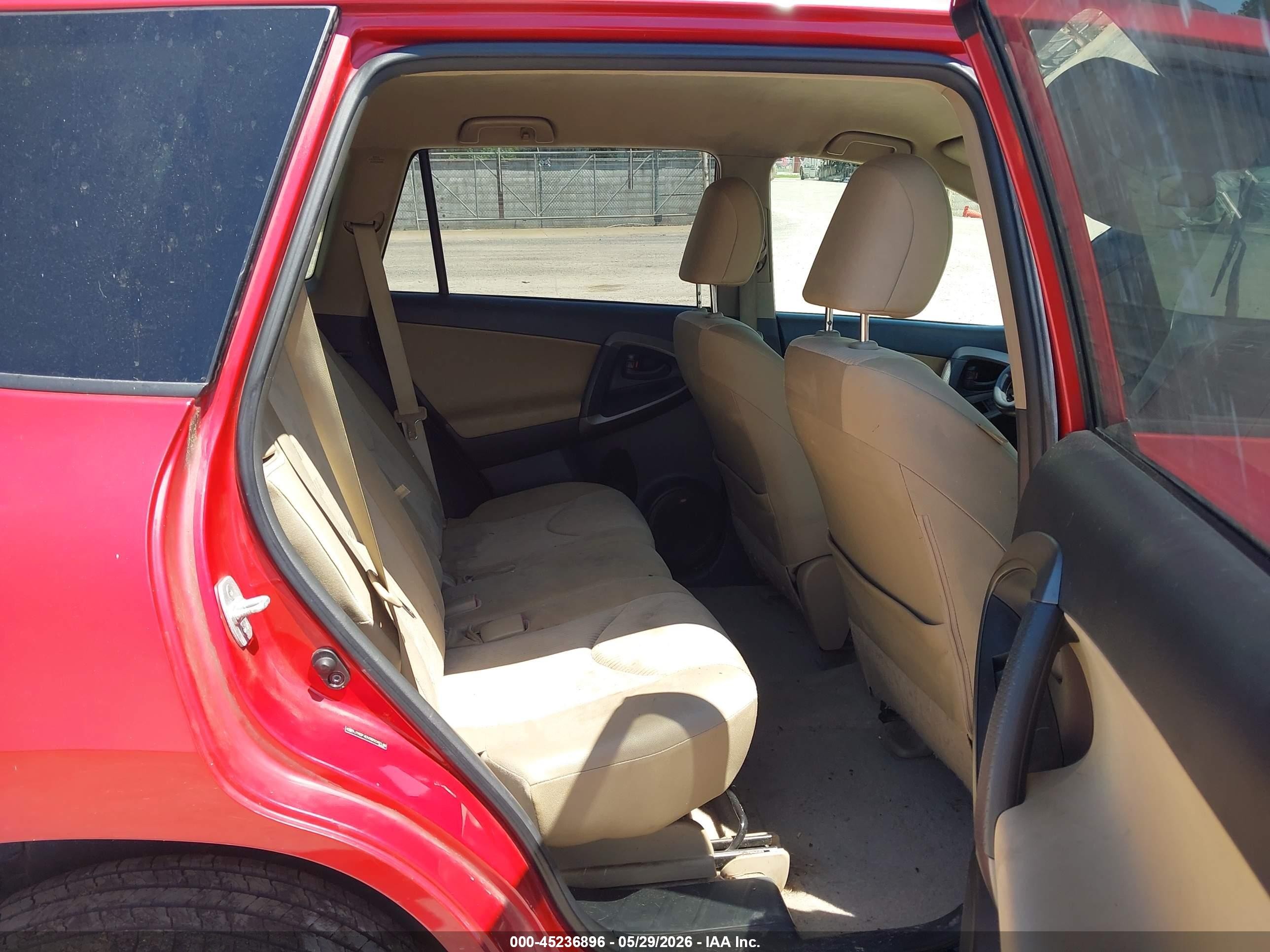 2011 Toyota Rav4   Красный vin: JTMBF4DV8B5049148