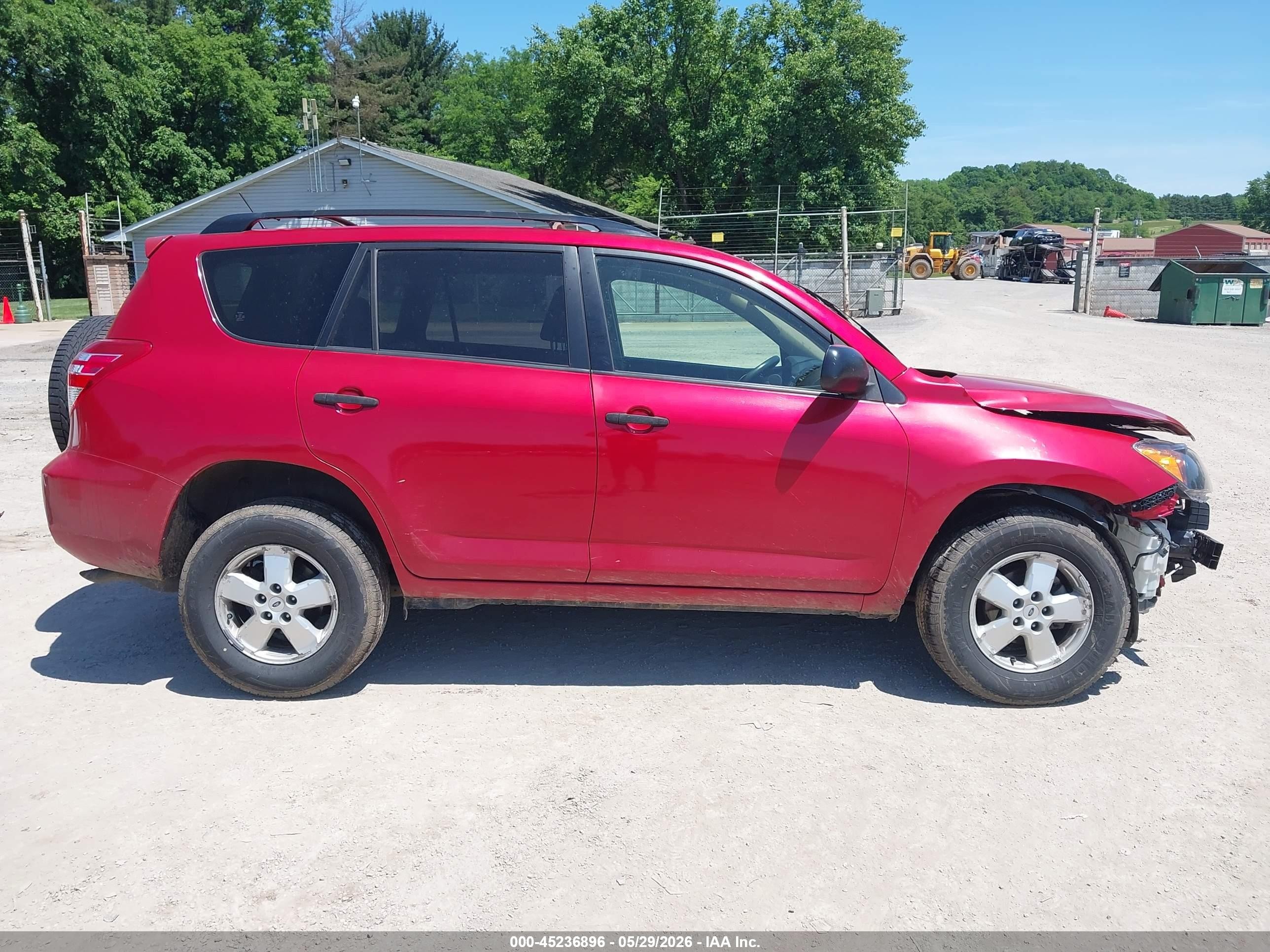2011 Toyota Rav4   Красный vin: JTMBF4DV8B5049148