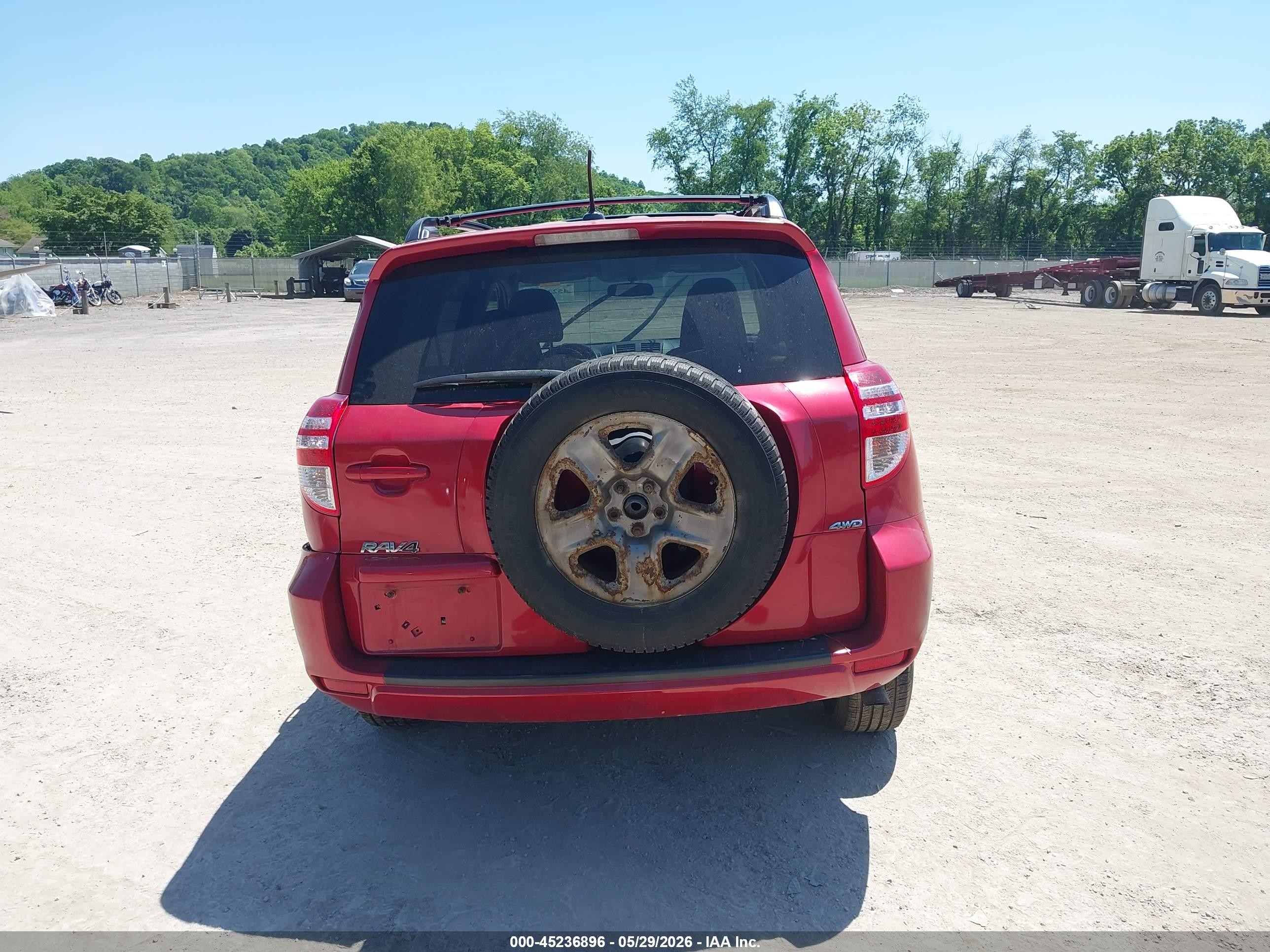 2011 Toyota Rav4   Красный vin: JTMBF4DV8B5049148