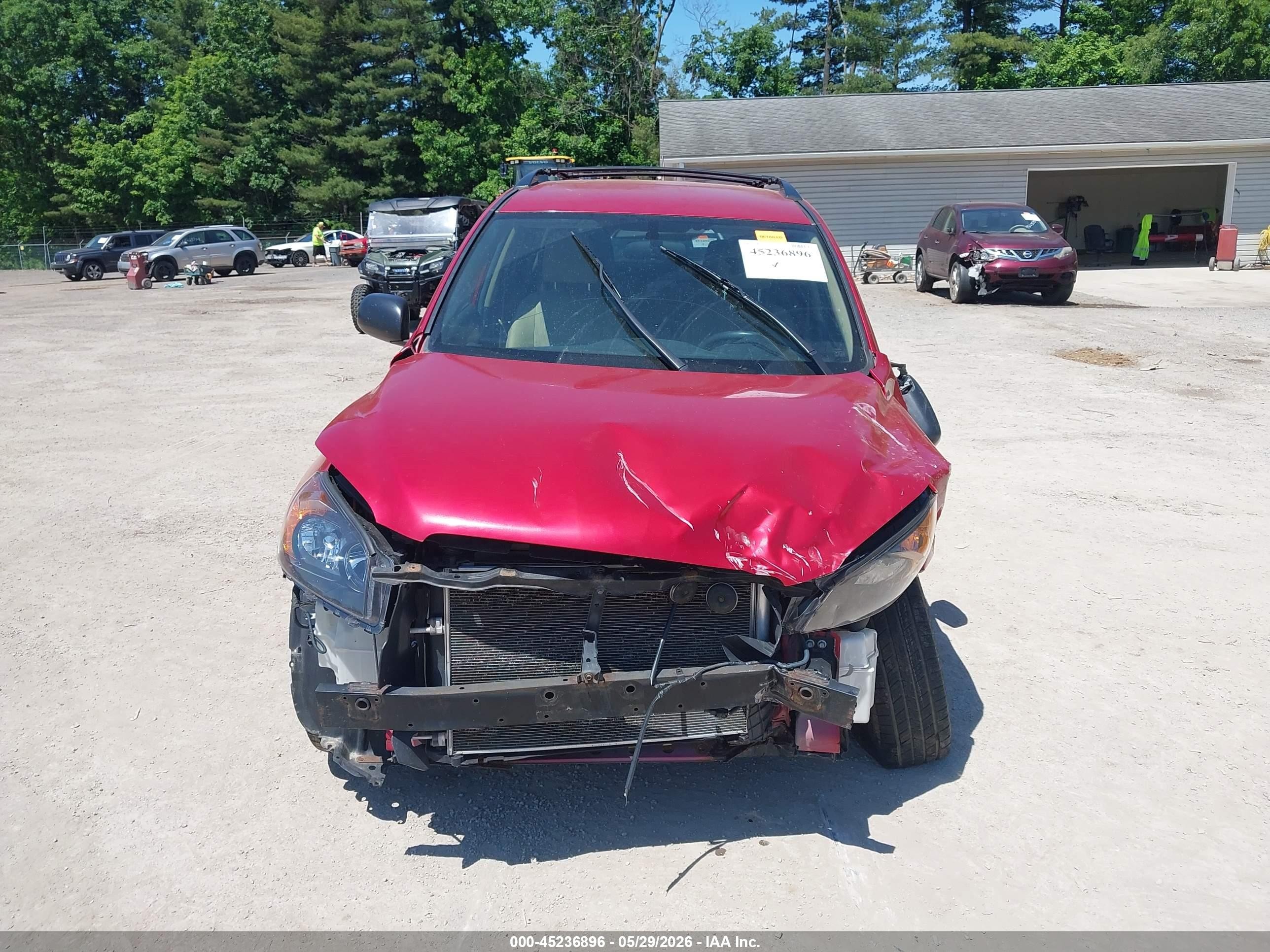 2011 Toyota Rav4   Красный vin: JTMBF4DV8B5049148