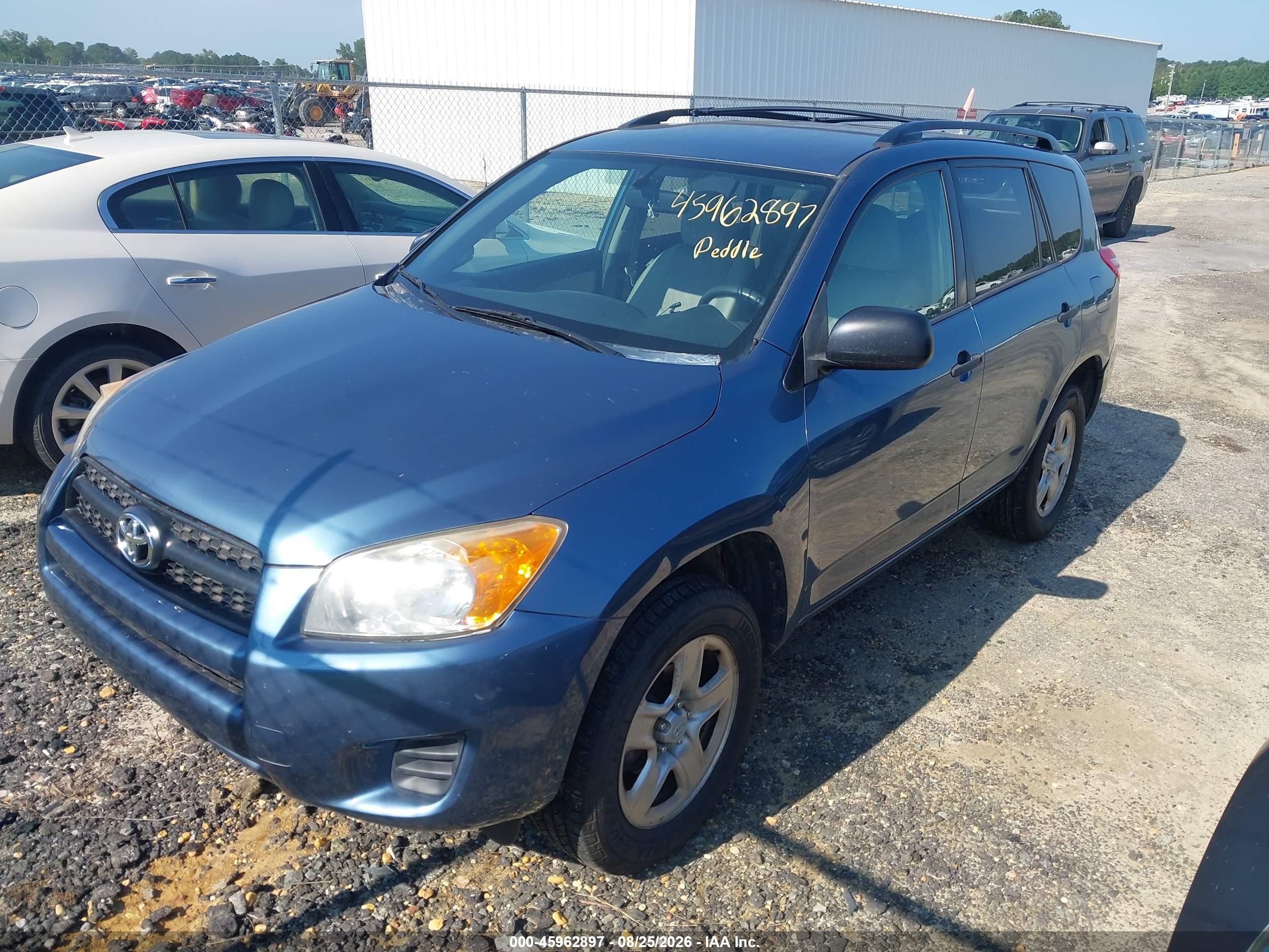 2011 Toyota Rav4   Синий vin: JTMBF4DV8BD040021