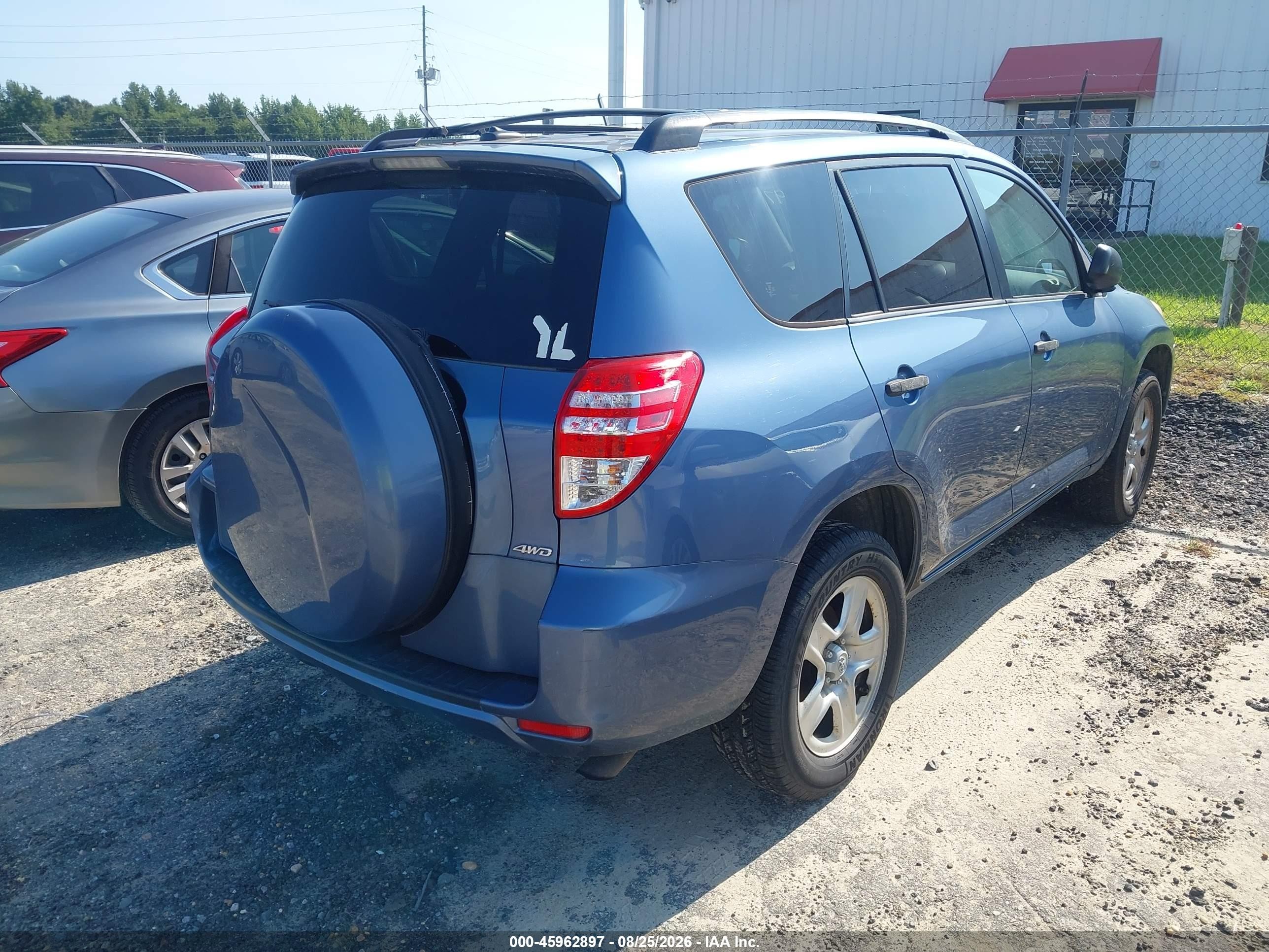 2011 Toyota Rav4   Синий vin: JTMBF4DV8BD040021