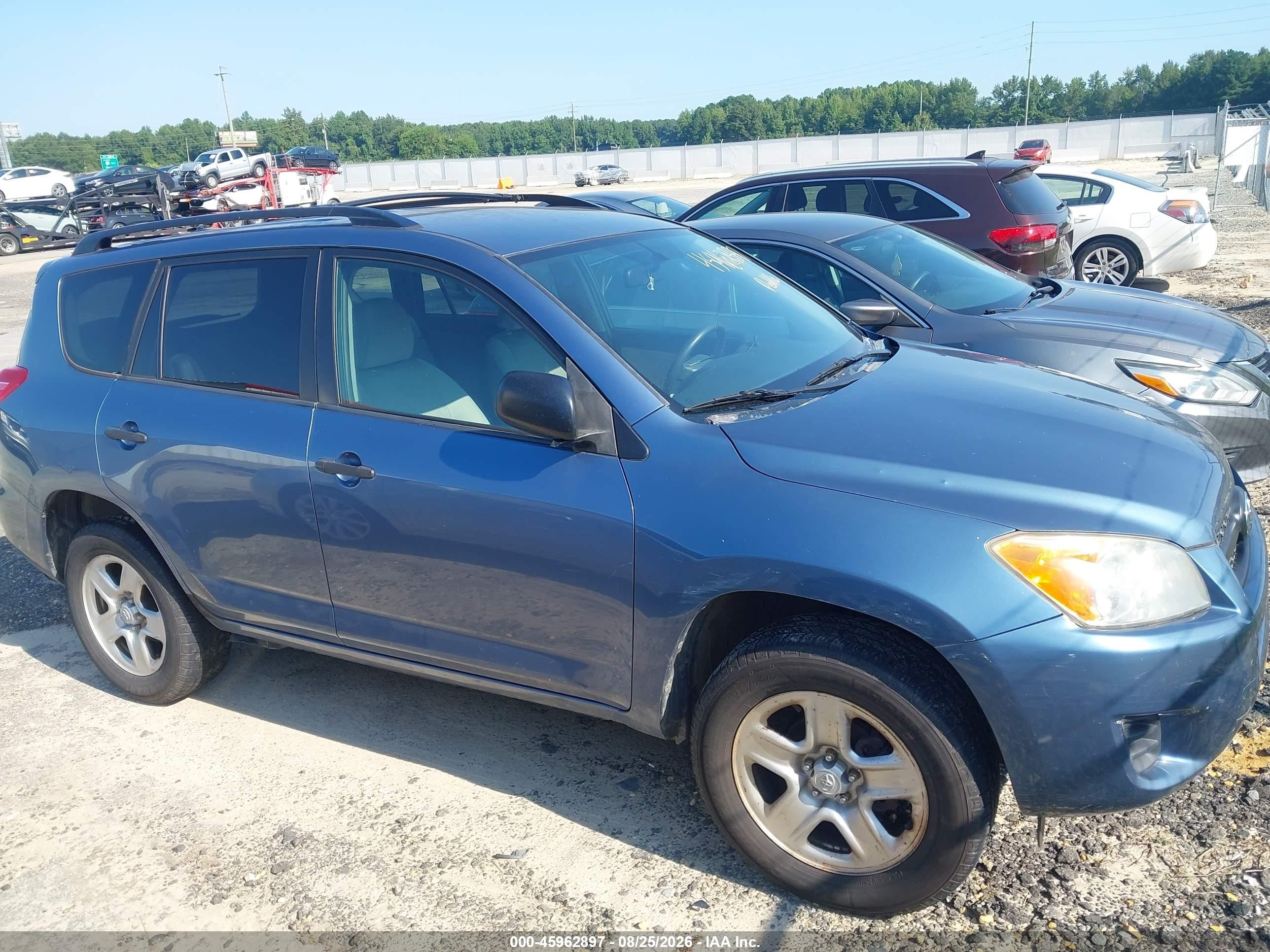 2011 Toyota Rav4   Синий vin: JTMBF4DV8BD040021