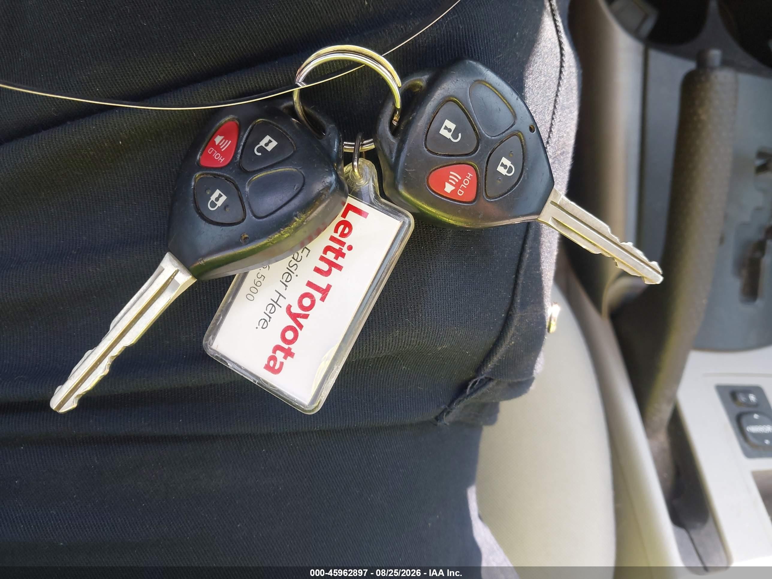 2011 Toyota Rav4   Синий vin: JTMBF4DV8BD040021