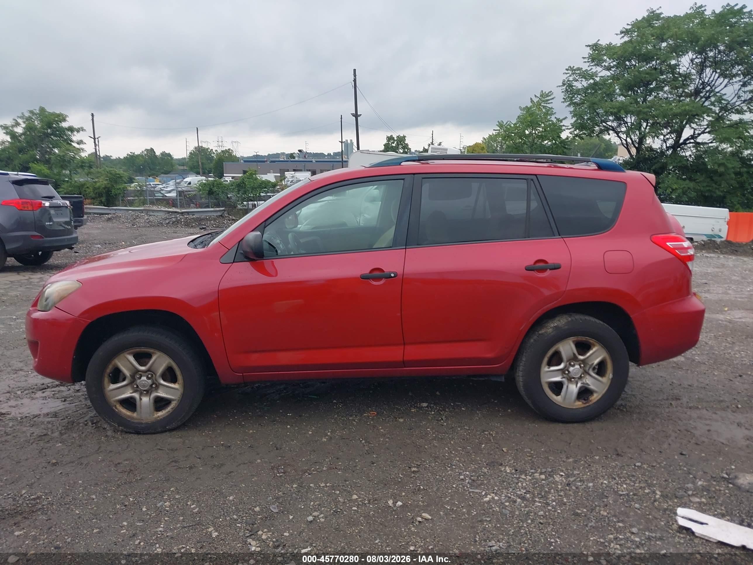 2010 Toyota Rav4   Red vin: JTMBF4DV9A5018490