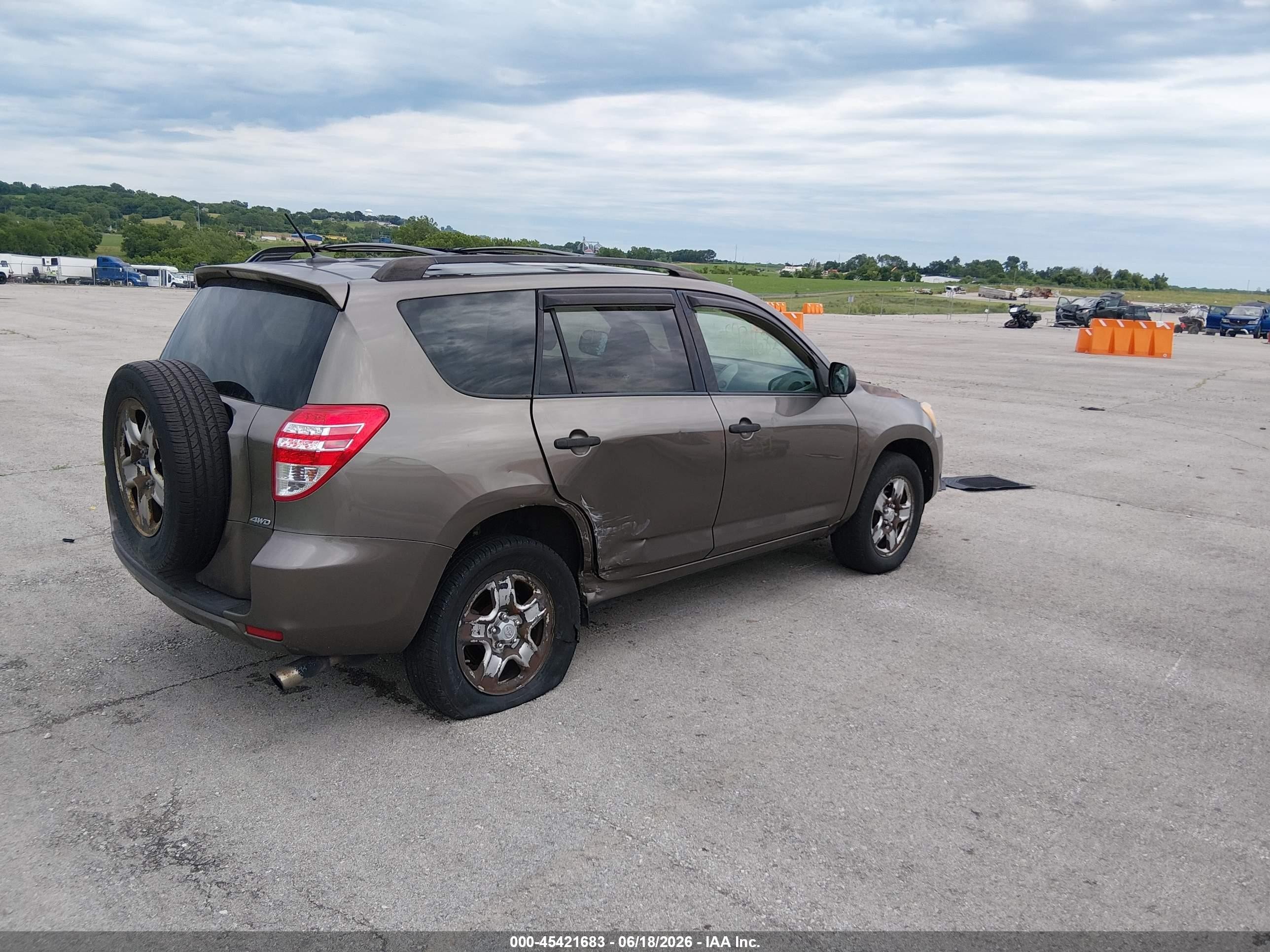 2010 Toyota Rav4   Beige vin: JTMBF4DV9A5026430