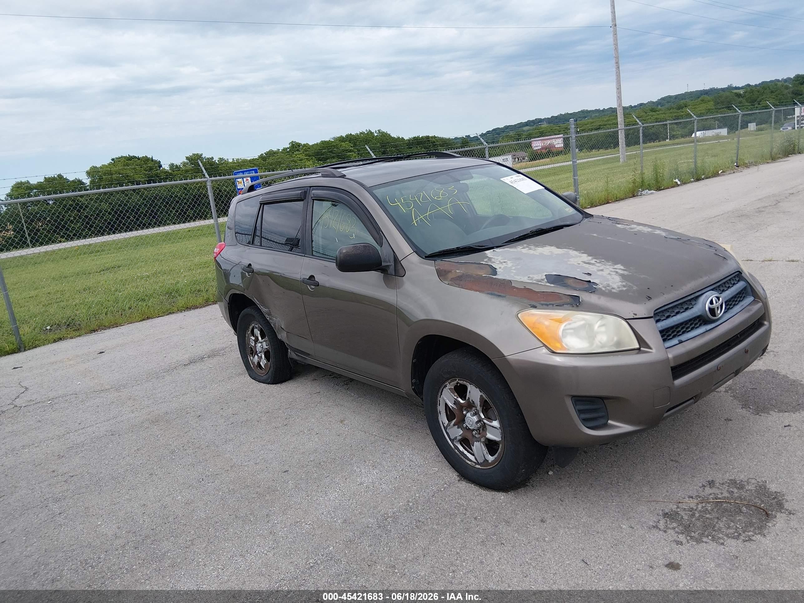 2010 Toyota Rav4   Beige vin: JTMBF4DV9A5026430