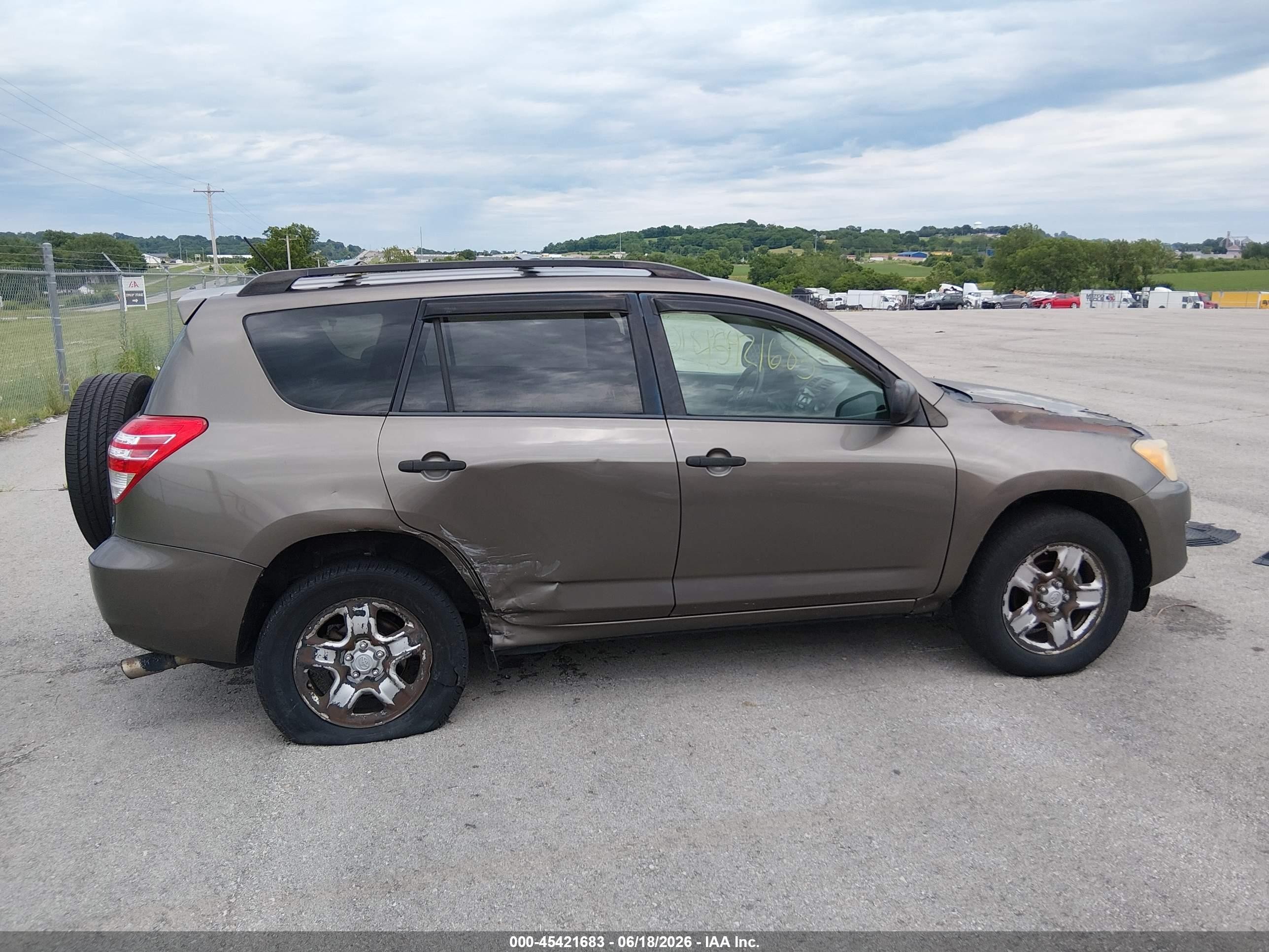 2010 Toyota Rav4   Beige vin: JTMBF4DV9A5026430