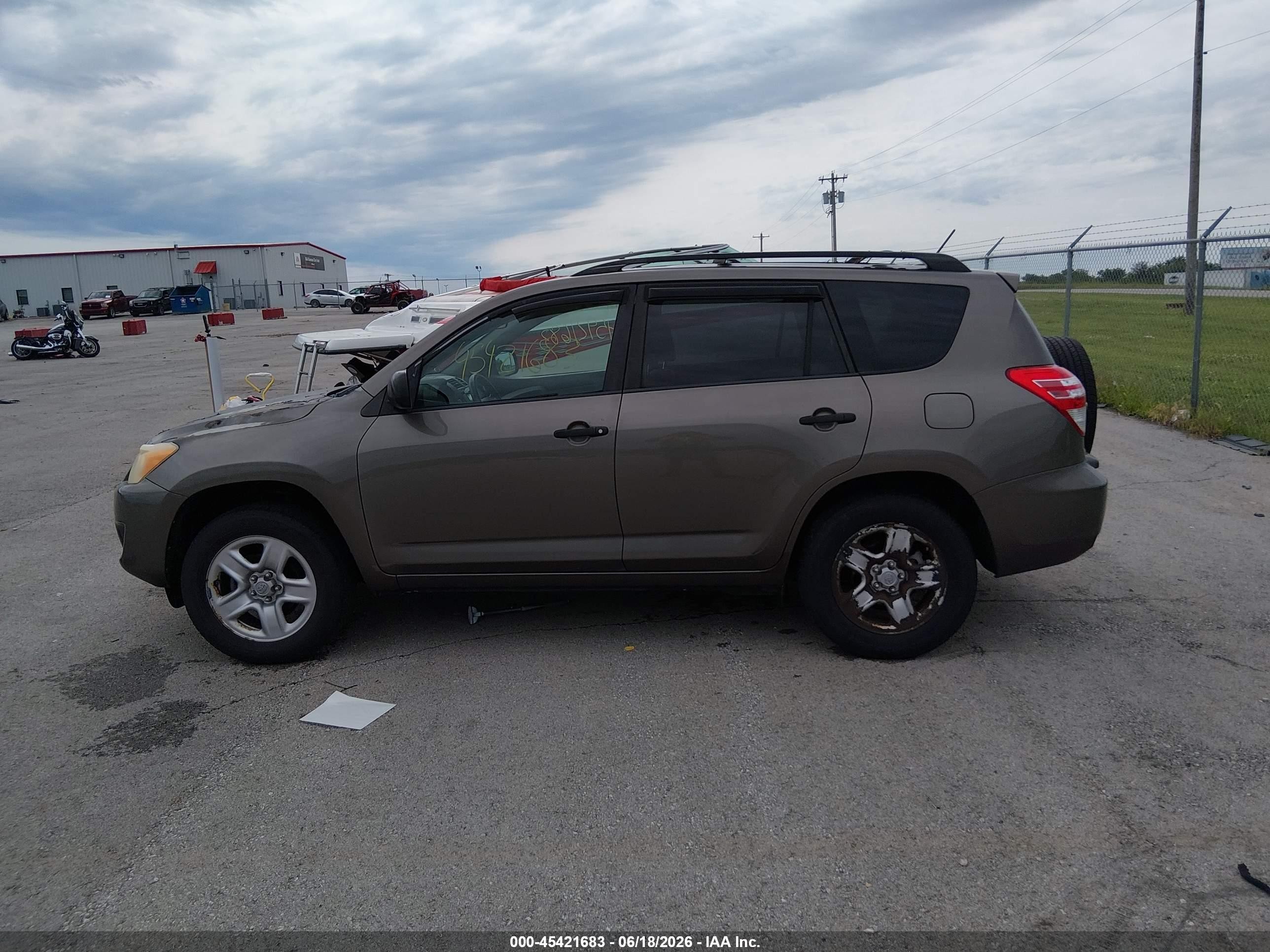 2010 Toyota Rav4   Beige vin: JTMBF4DV9A5026430