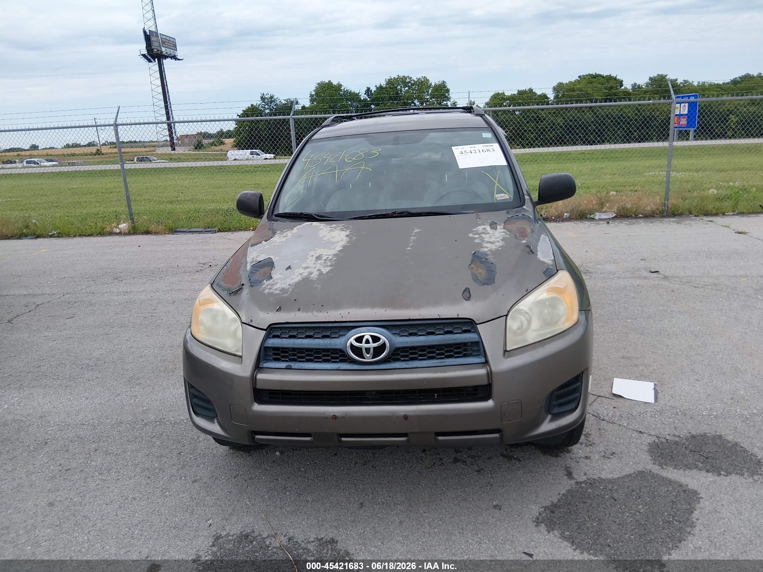 2010 Toyota Rav4   Beige vin: JTMBF4DV9A5026430