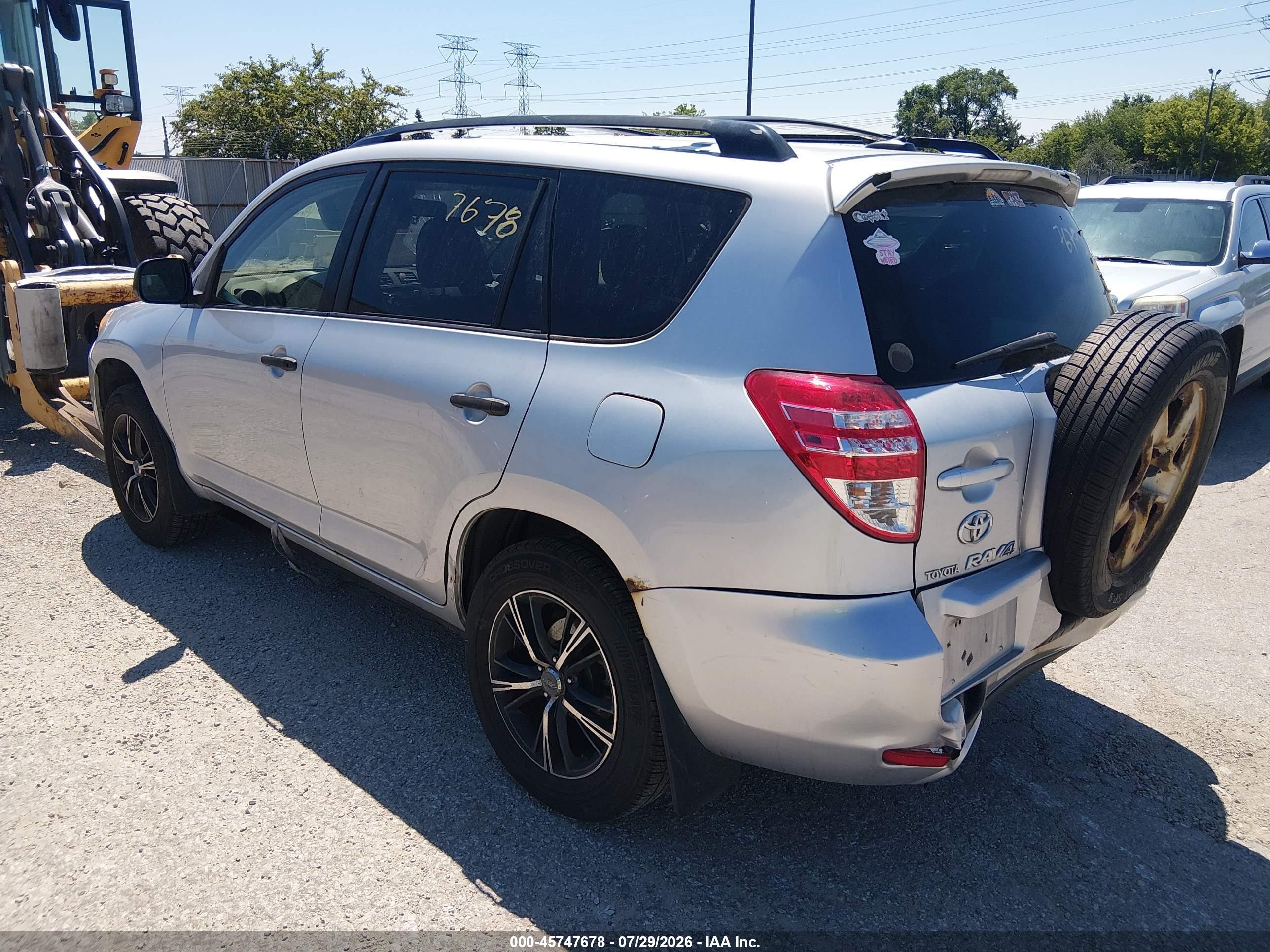 2010 Toyota Rav4   Серебряный vin: JTMBF4DV9AD025185