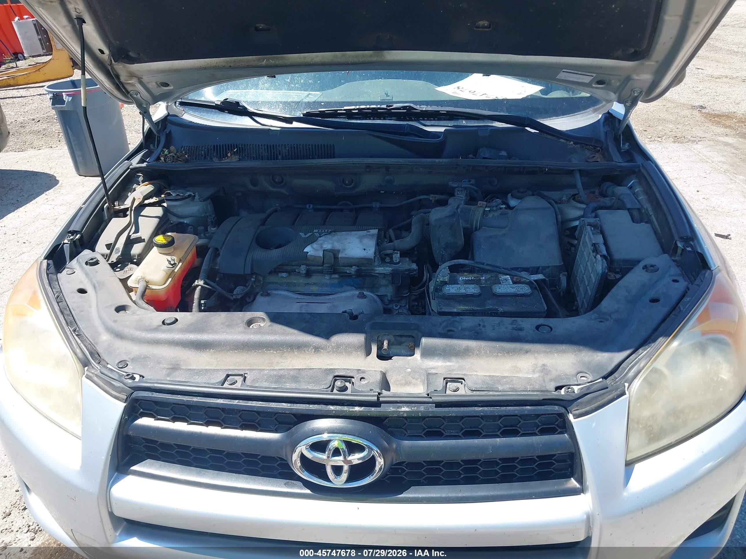 2010 Toyota Rav4   Серебряный vin: JTMBF4DV9AD025185