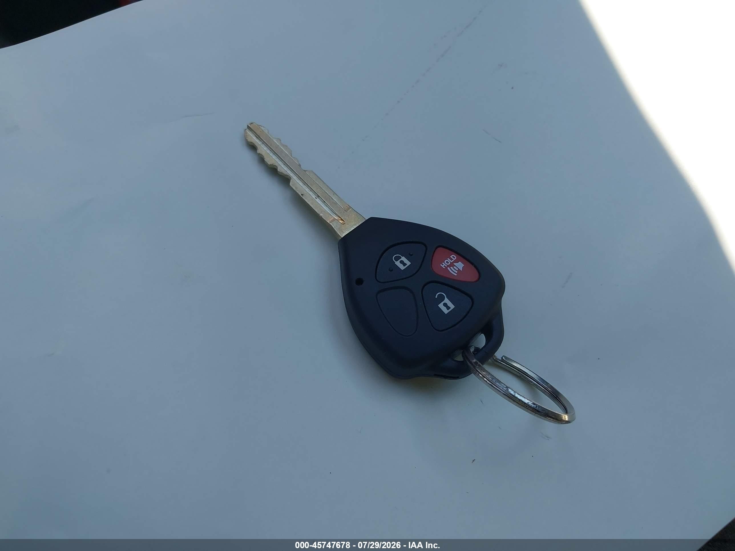 2010 Toyota Rav4   Серебряный vin: JTMBF4DV9AD025185