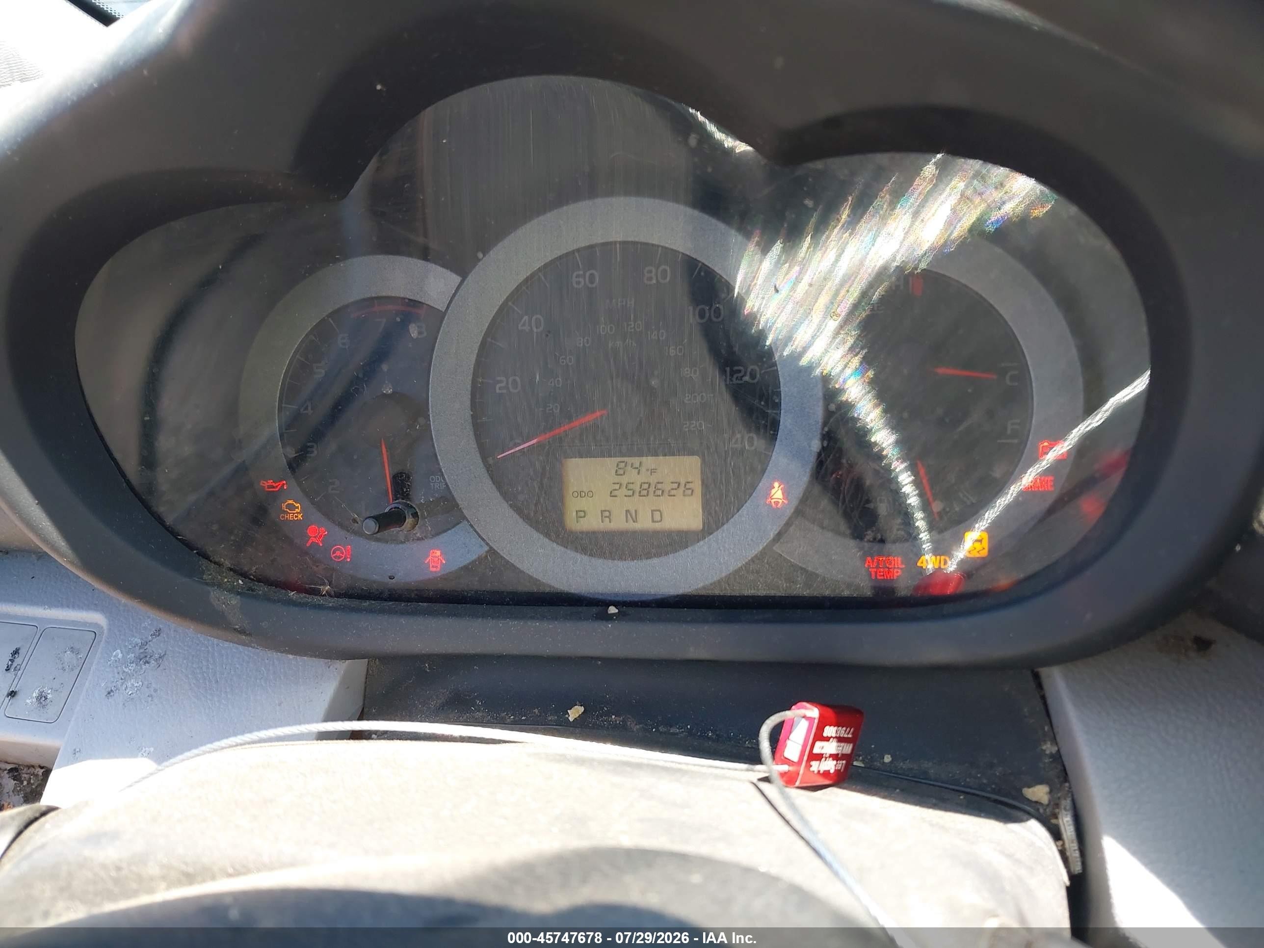 2010 Toyota Rav4   Серебряный vin: JTMBF4DV9AD025185