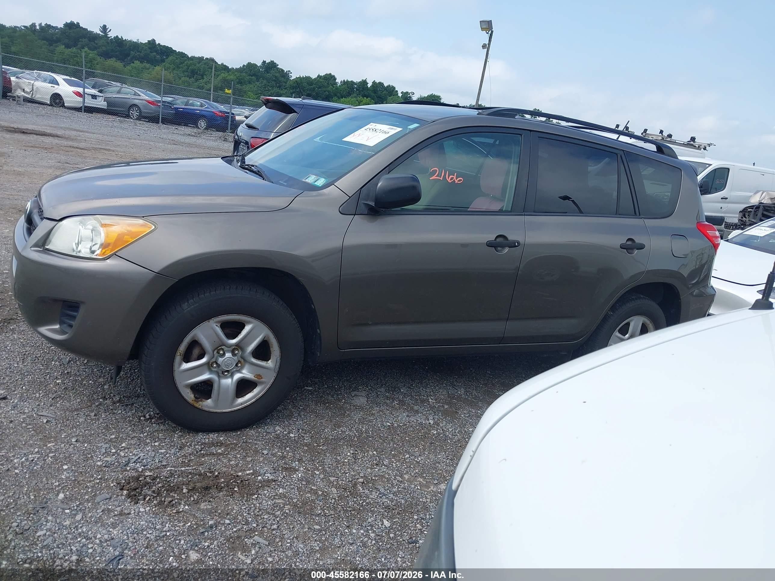 2010 Toyota Rav4   Brown vin: JTMBF4DV9AD036381