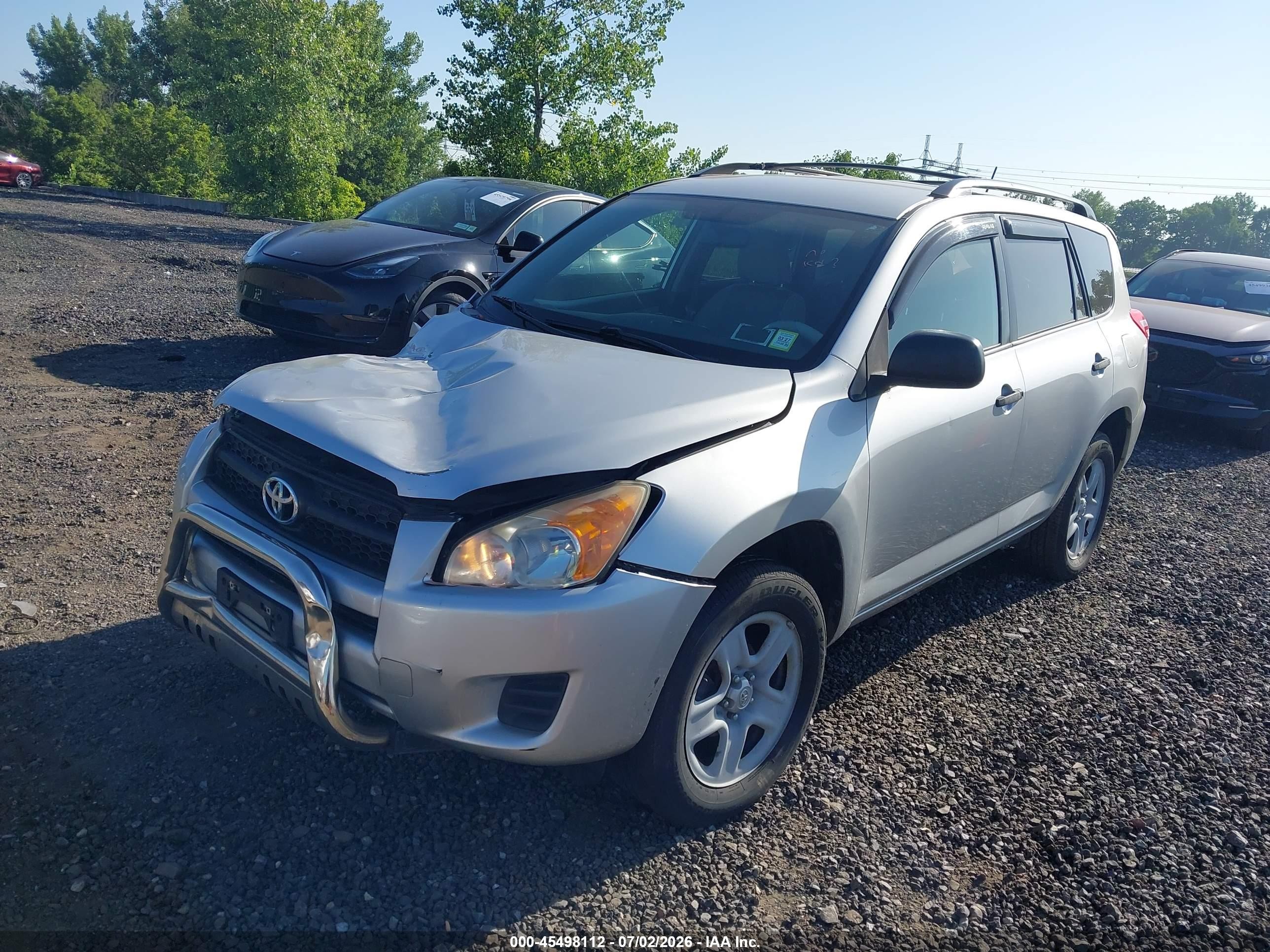 2010 Toyota Rav4   Silver vin: JTMBF4DV9AD039197