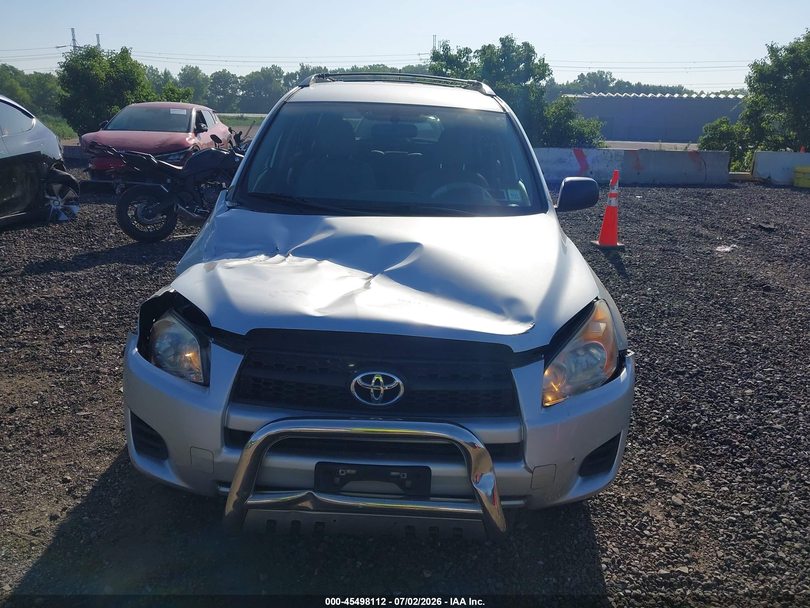 2010 Toyota Rav4   Silver vin: JTMBF4DV9AD039197