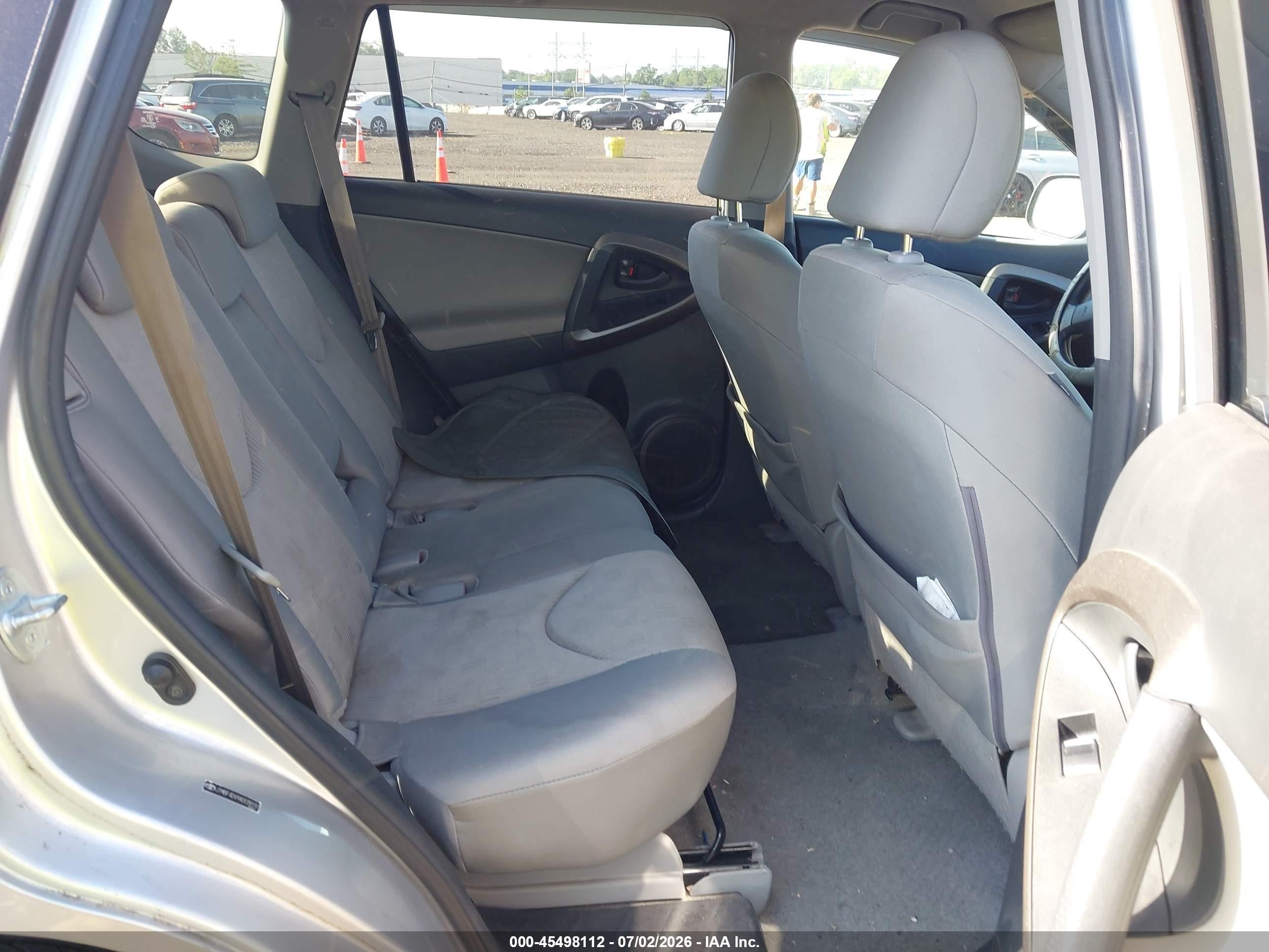 2010 Toyota Rav4   Silver vin: JTMBF4DV9AD039197