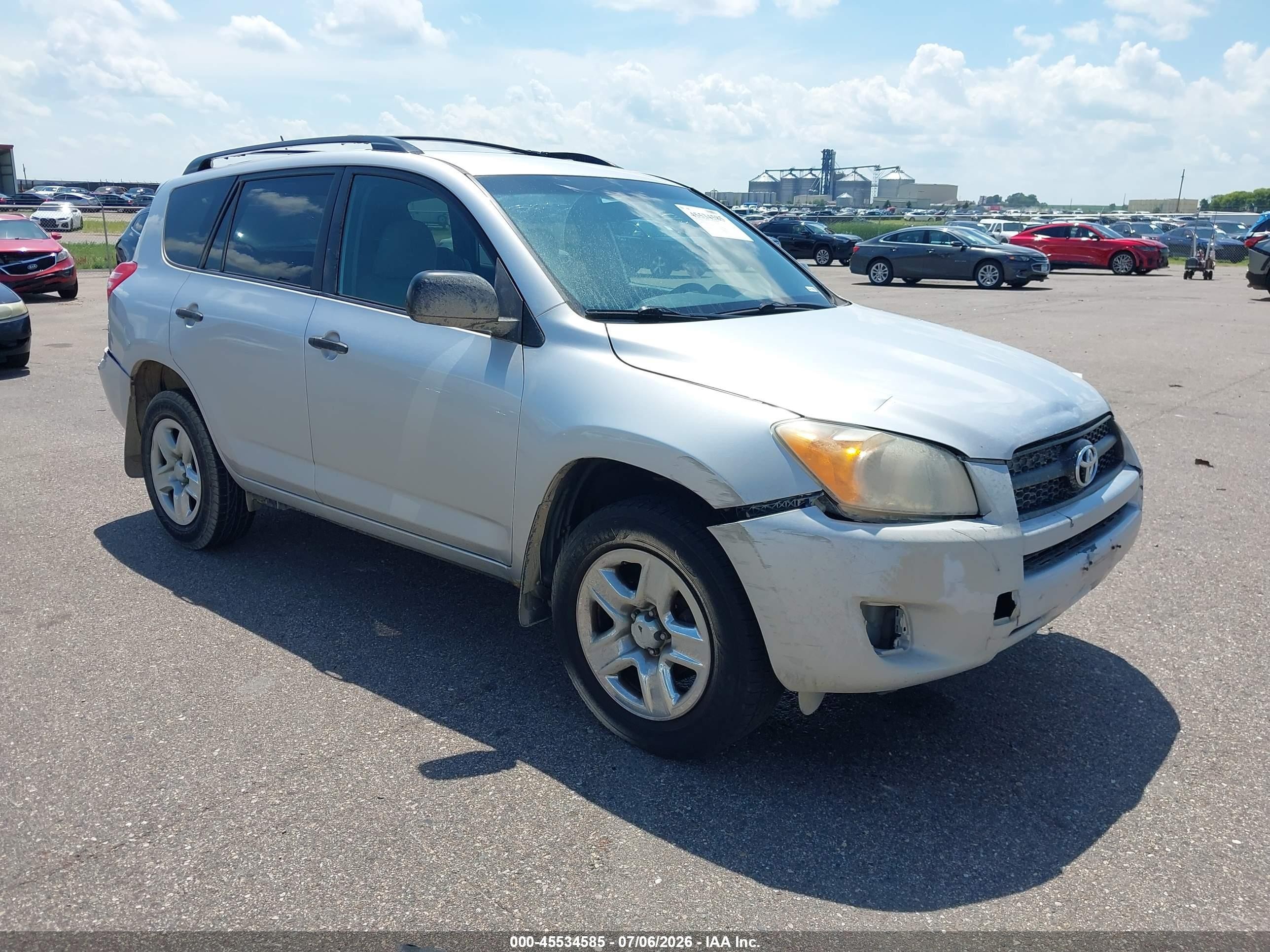 2010 Toyota Rav4   Серебряный vin: JTMBF4DVXAD023560