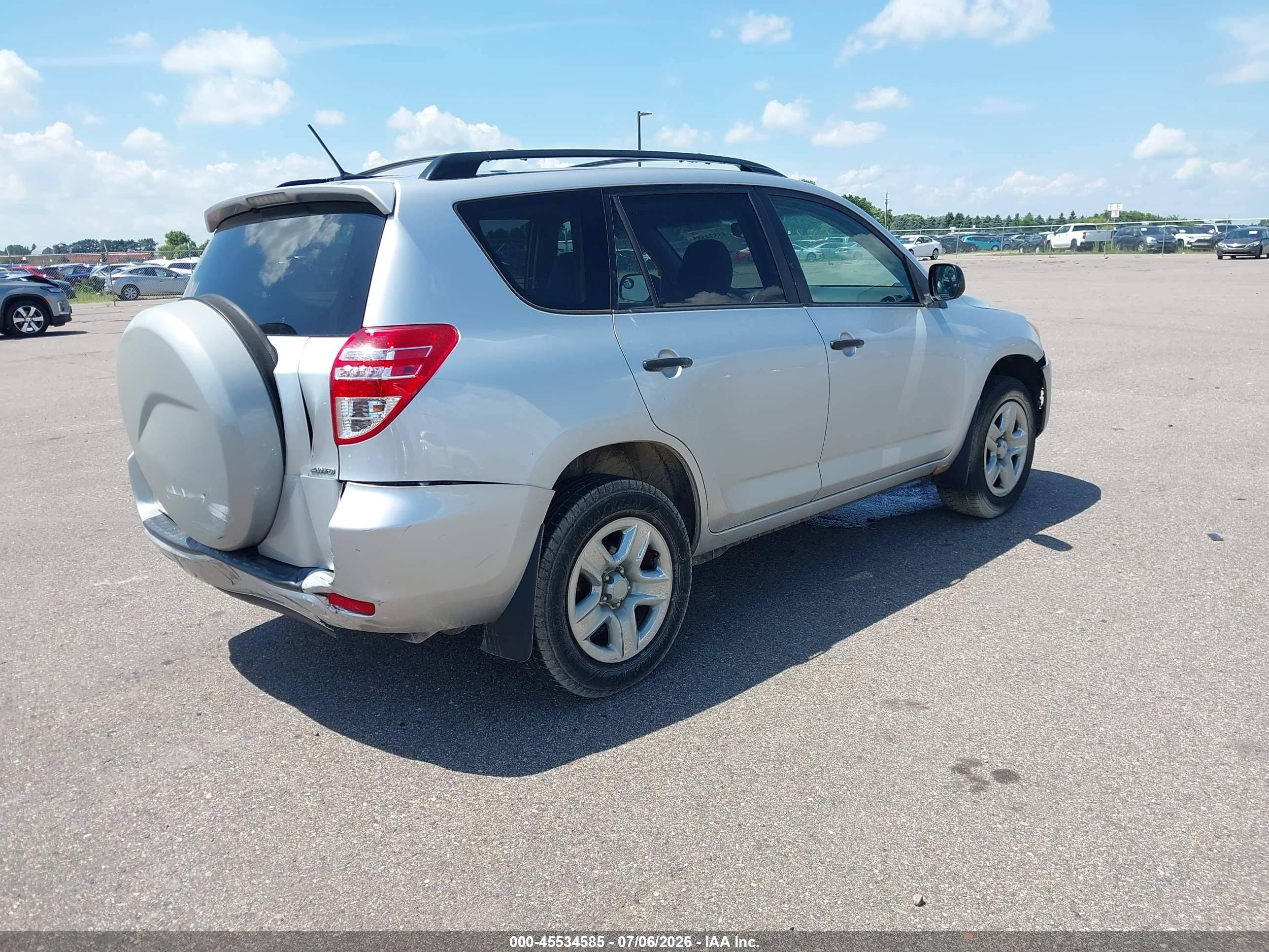 2010 Toyota Rav4   Серебряный vin: JTMBF4DVXAD023560