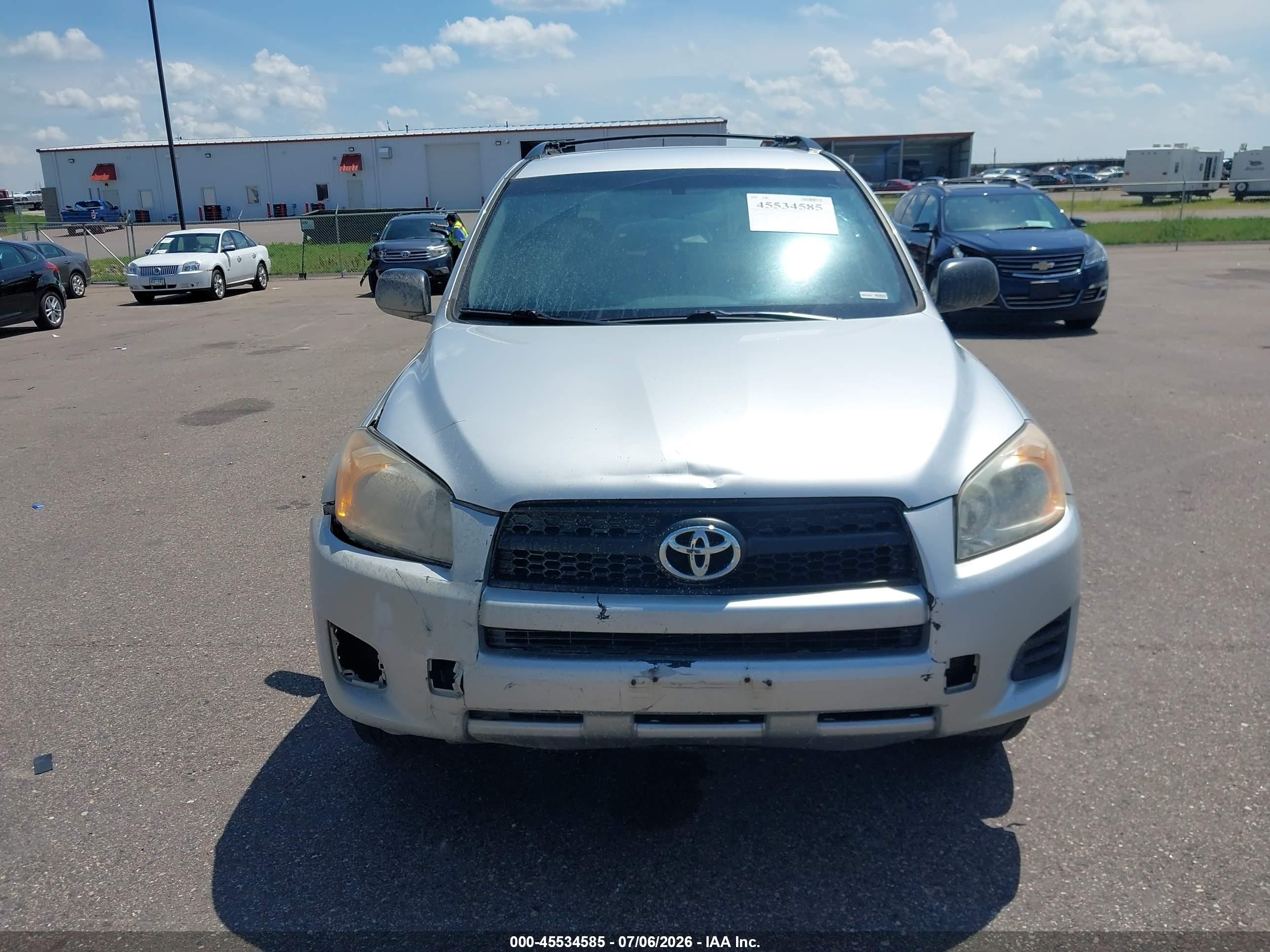 2010 Toyota Rav4   Серебряный vin: JTMBF4DVXAD023560
