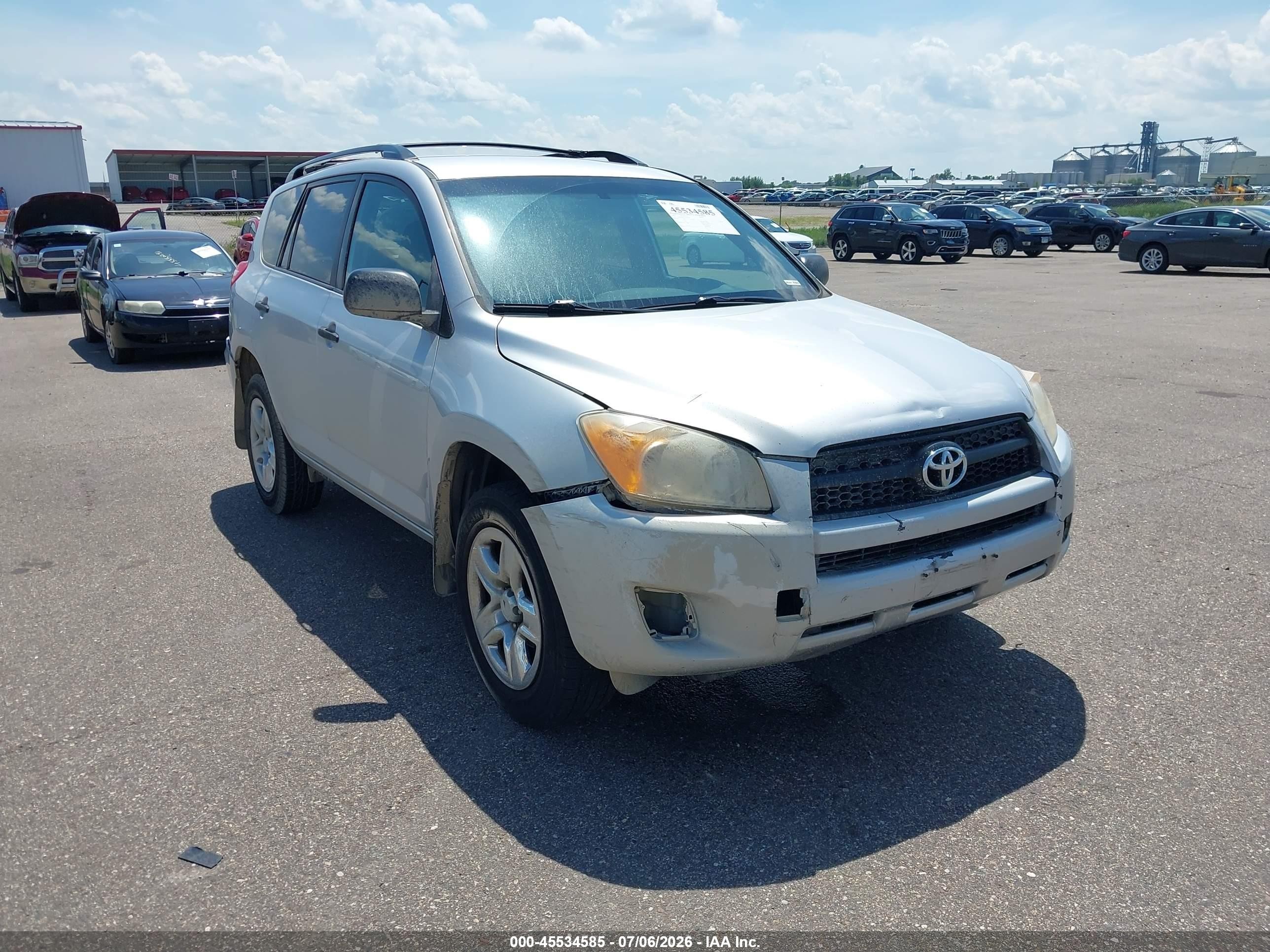 2010 Toyota Rav4   Серебряный vin: JTMBF4DVXAD023560