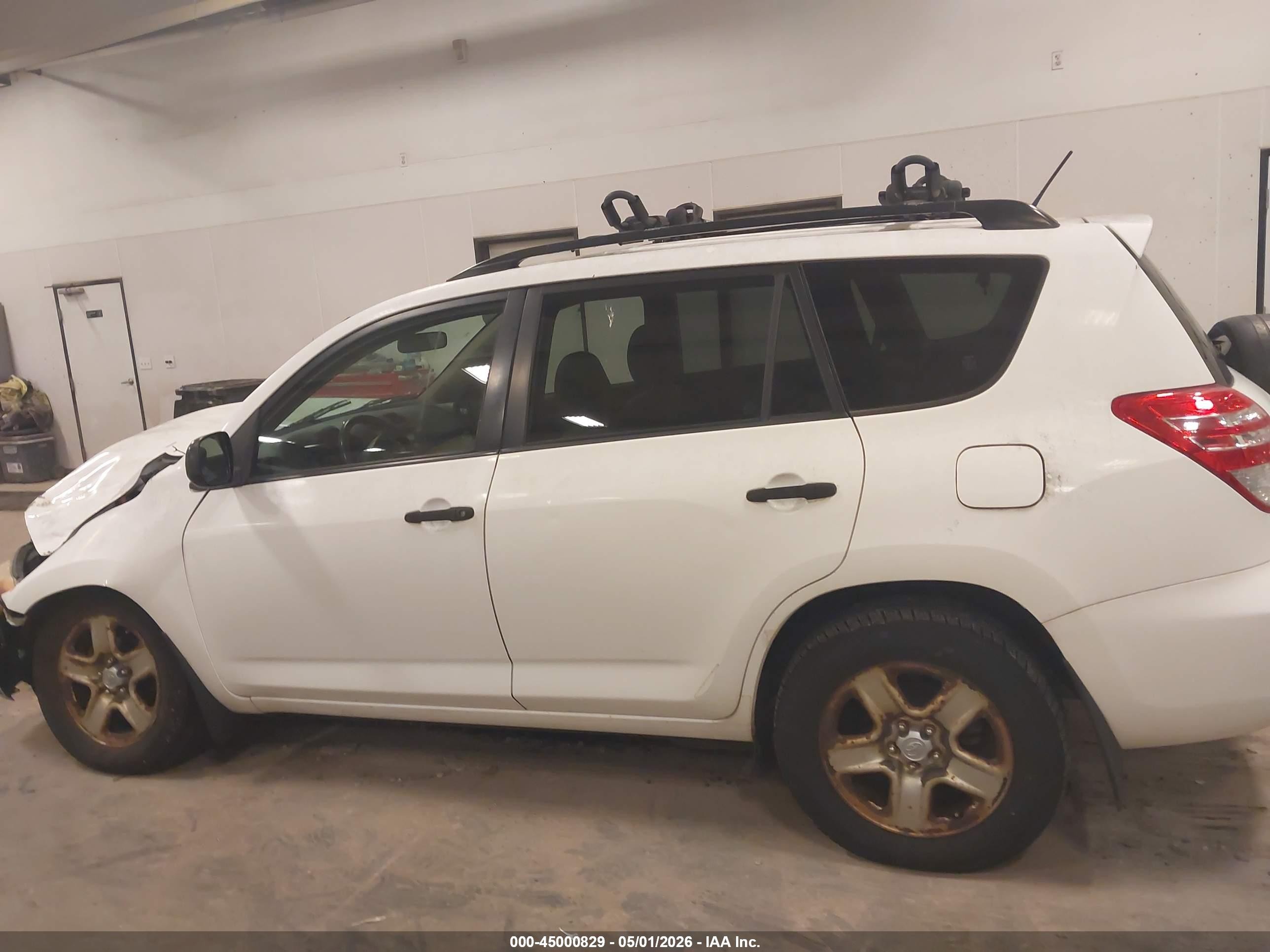 2010 Toyota Rav4   White vin: JTMBF4DVXAD027463