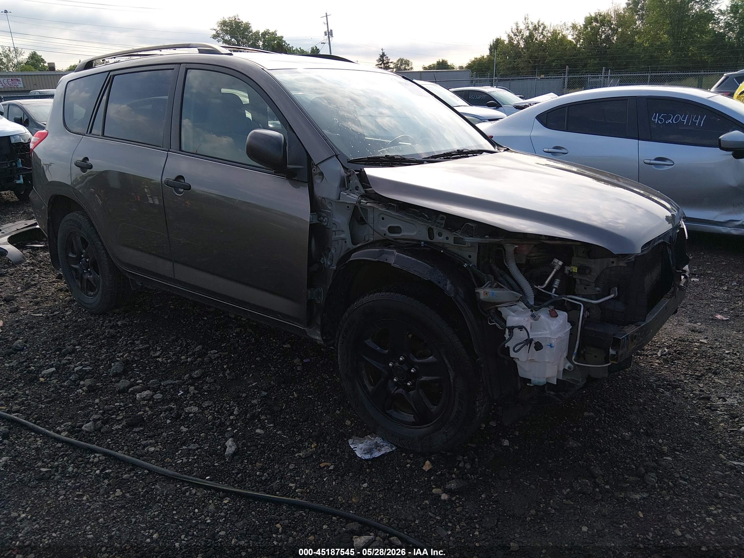 2010 Toyota Rav4   Серый vin: JTMBF4DVXAD039631