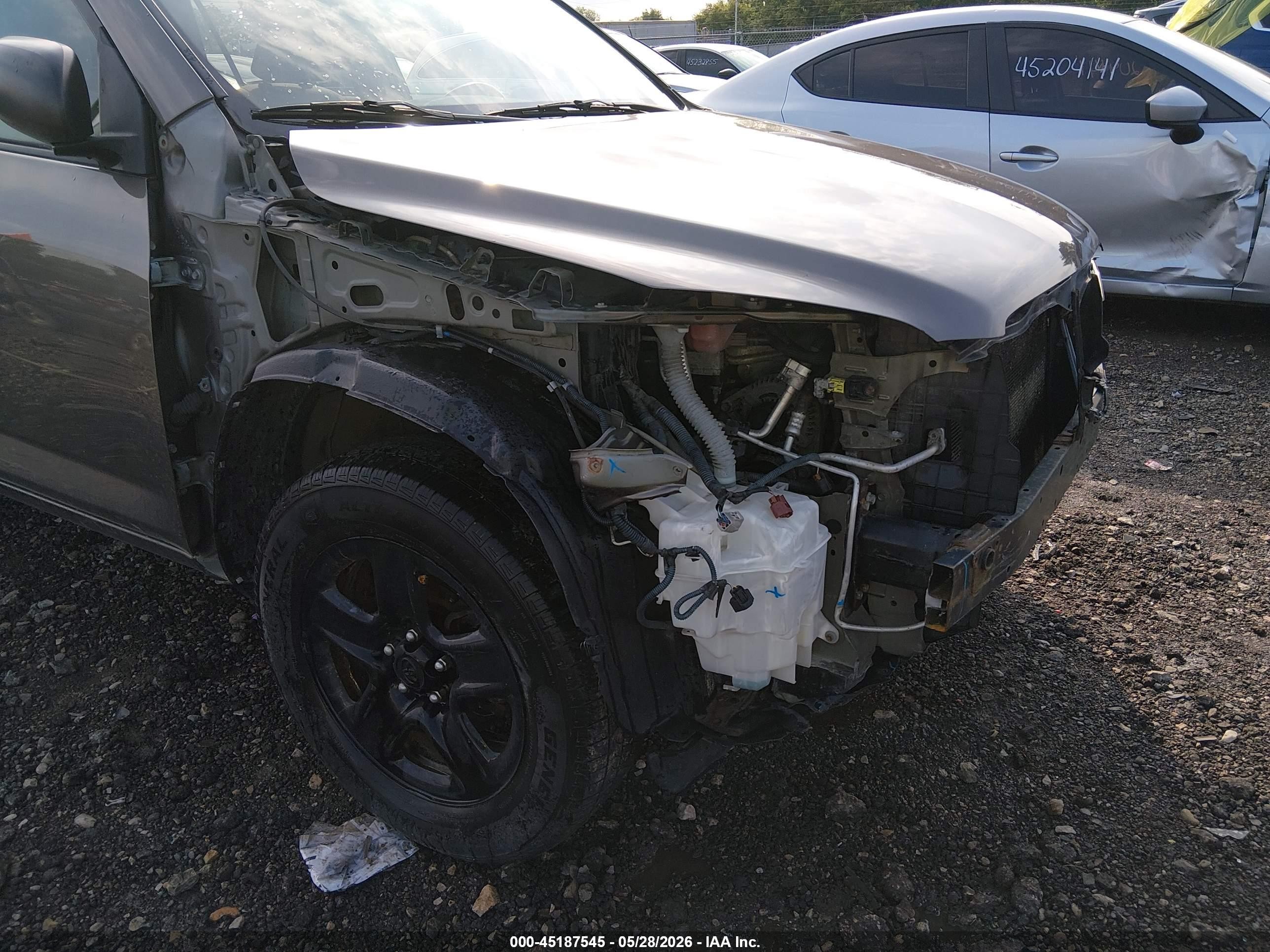 2010 Toyota Rav4   Серый vin: JTMBF4DVXAD039631