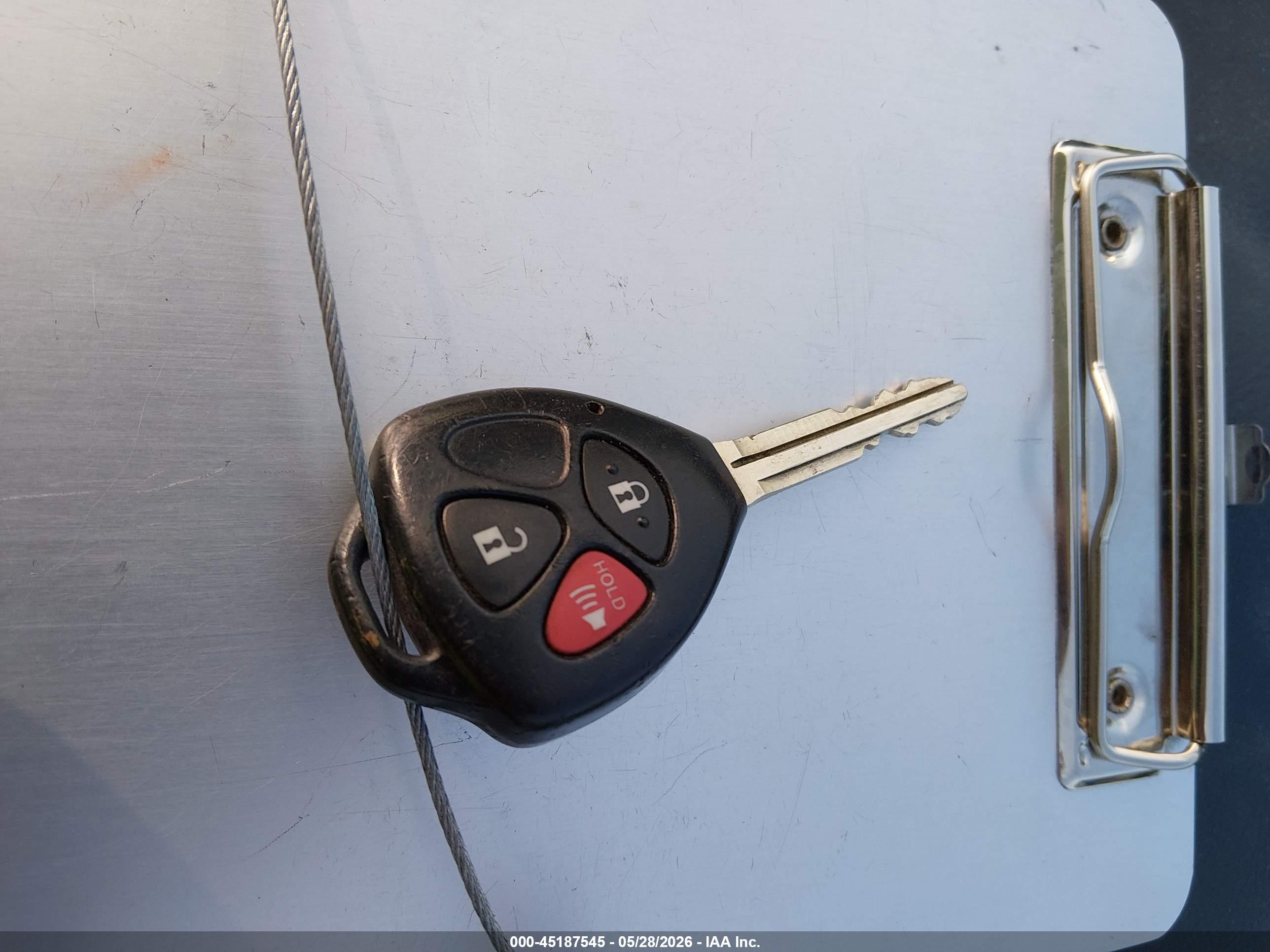2010 Toyota Rav4   Серый vin: JTMBF4DVXAD039631