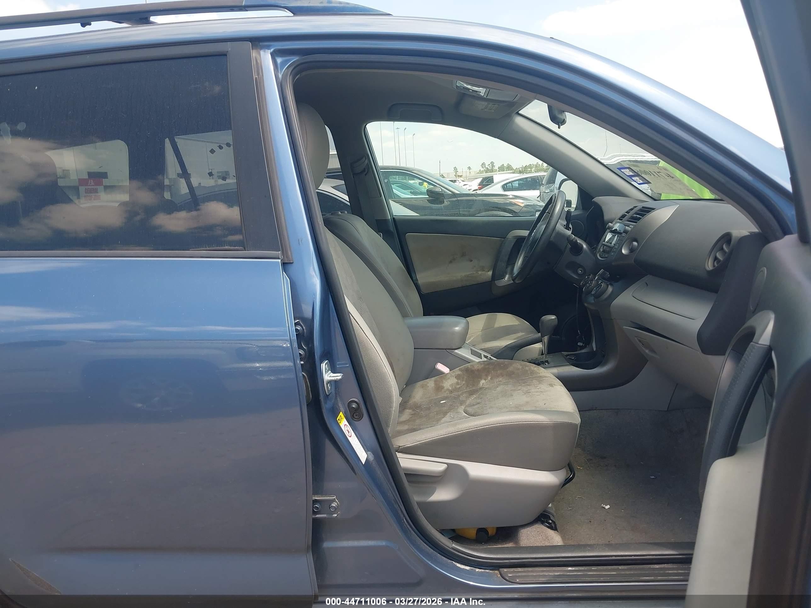 2011 Toyota Rav4   Blue vin: JTMBF4DVXBD040120