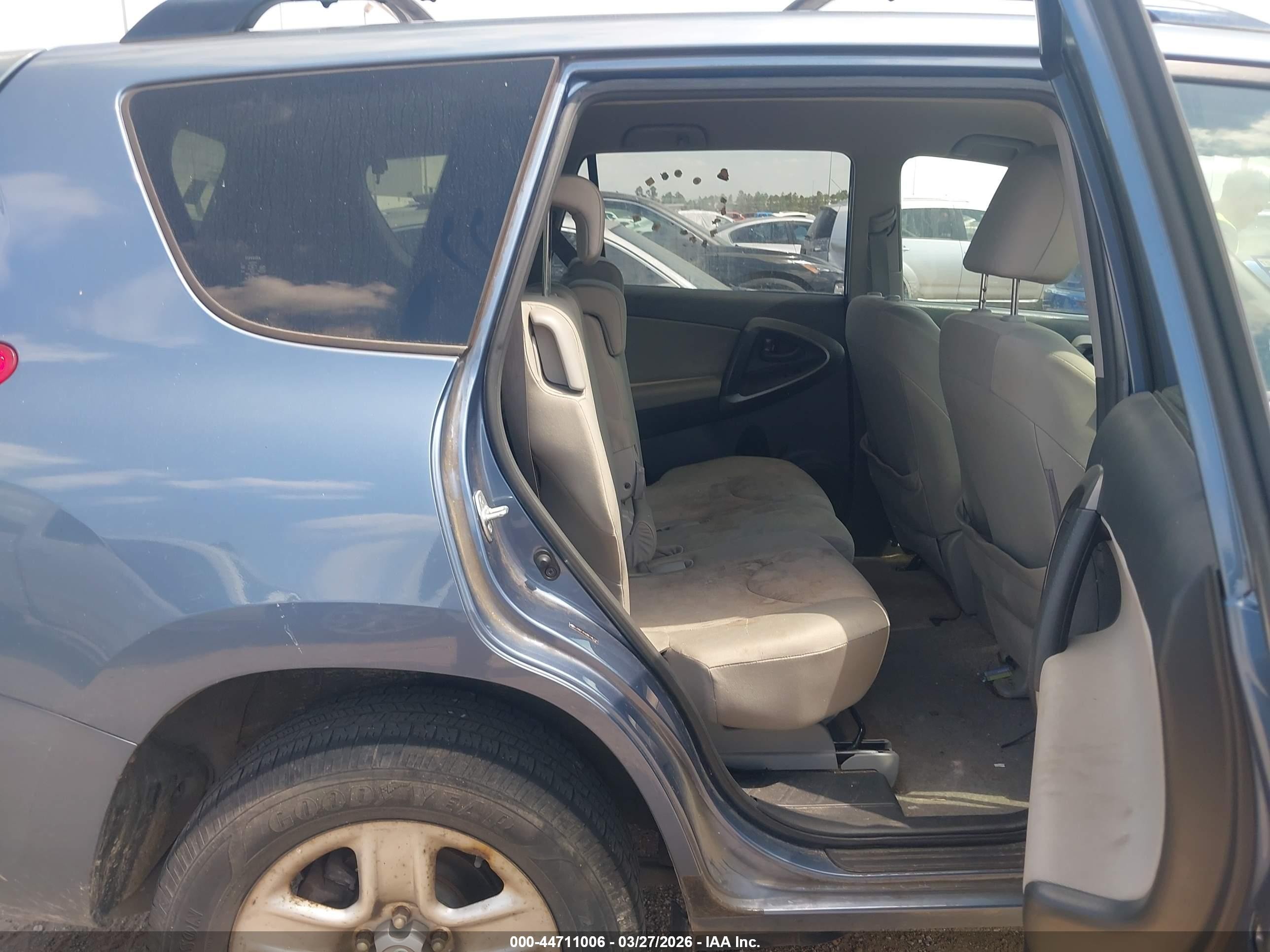 2011 Toyota Rav4   Blue vin: JTMBF4DVXBD040120