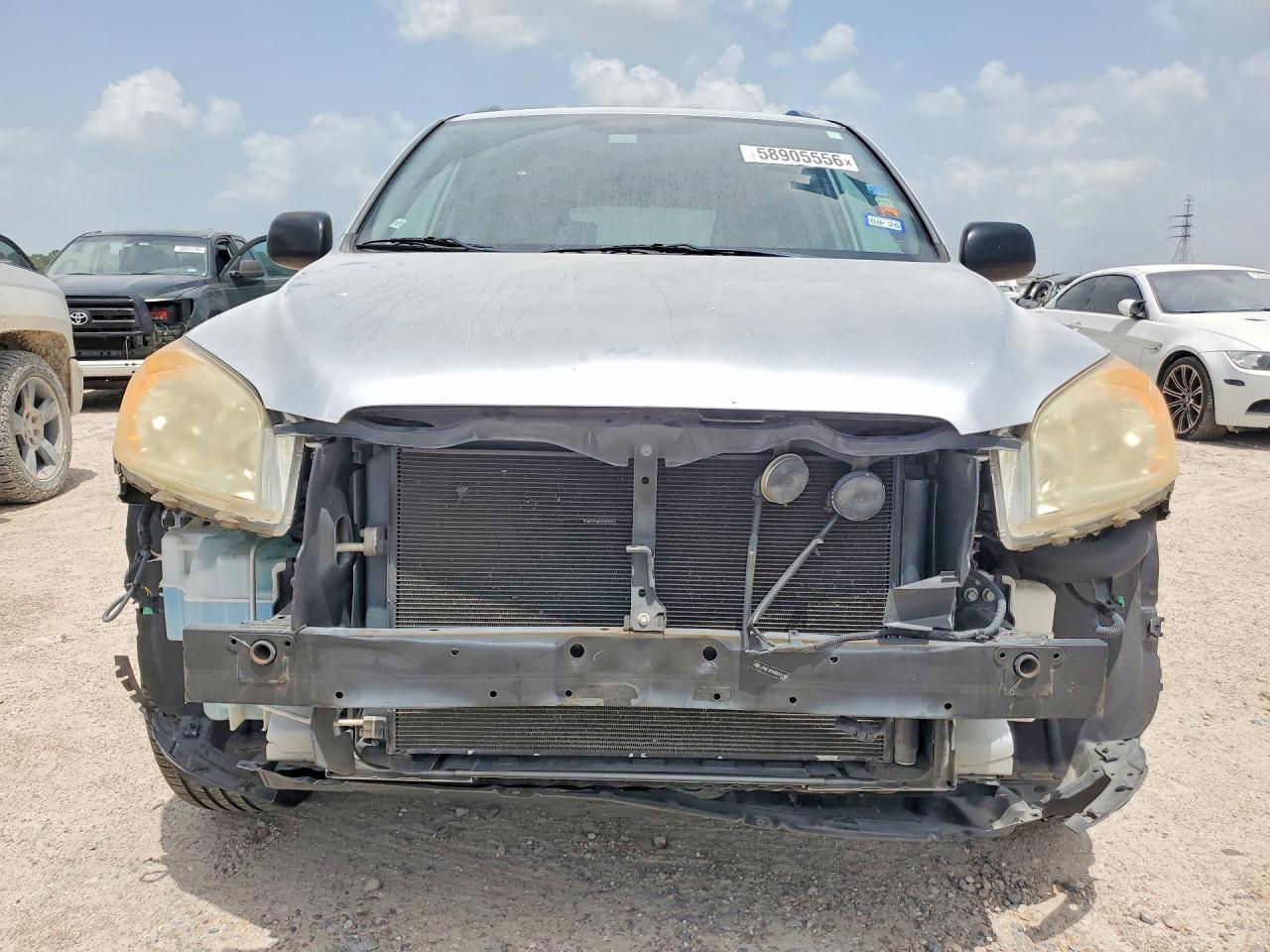 2011 Toyota Rav4 Base Серебряный vin: JTMBF4DVXBD041235