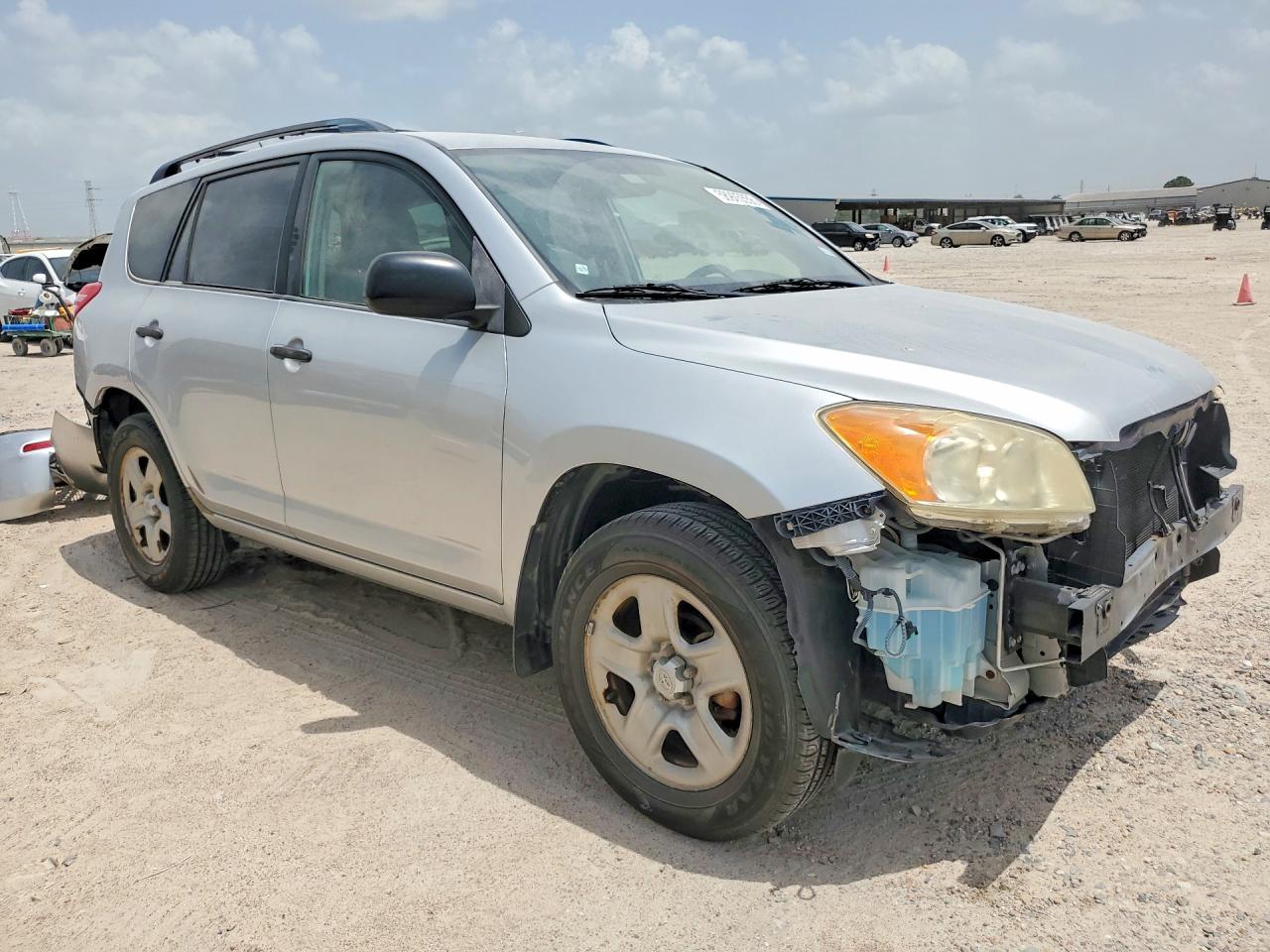 2011 Toyota Rav4 Base Серебряный vin: JTMBF4DVXBD041235